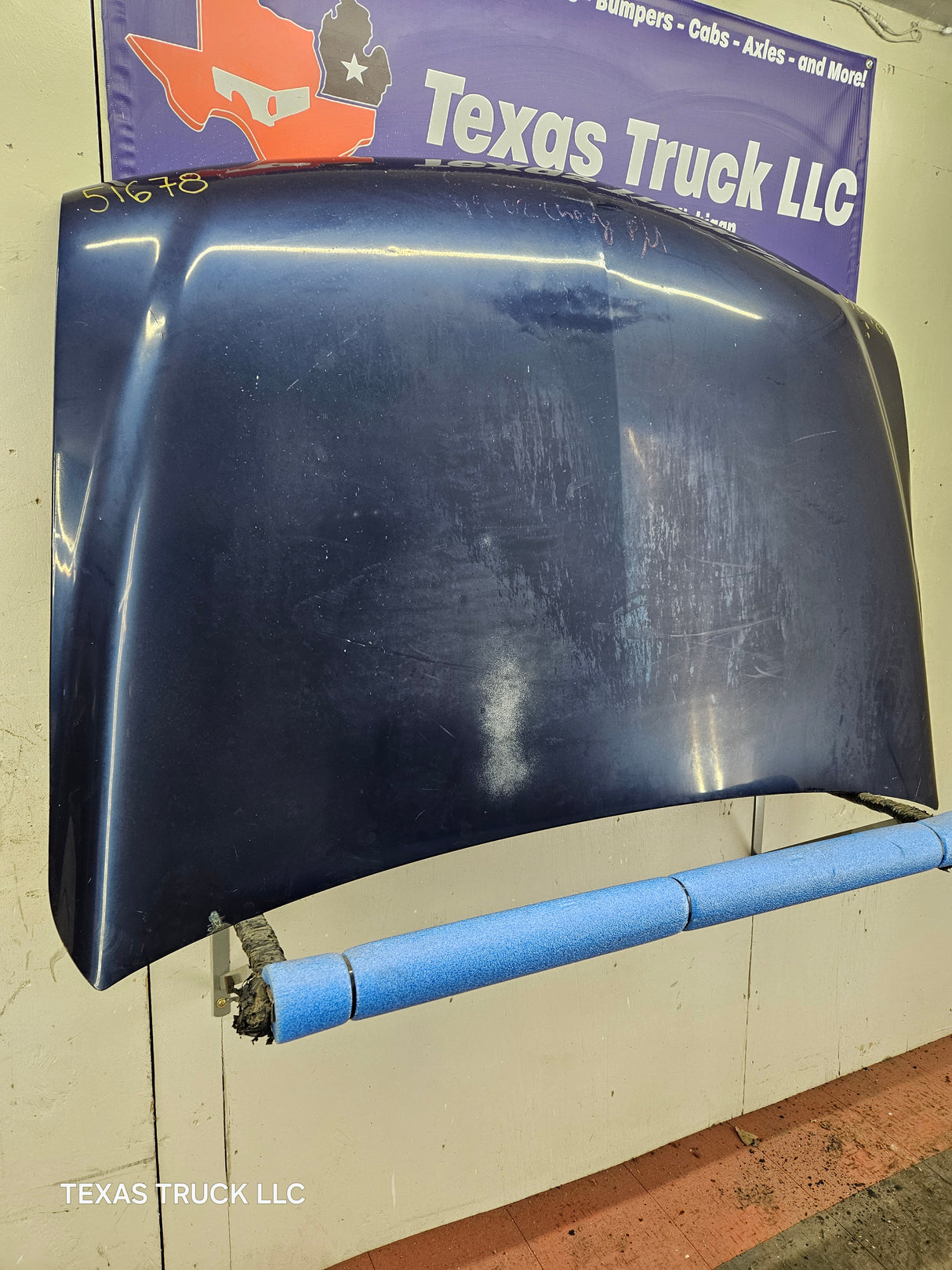1999-2002 Chevrolet Silverado / Suburban 1500 2500 Hood