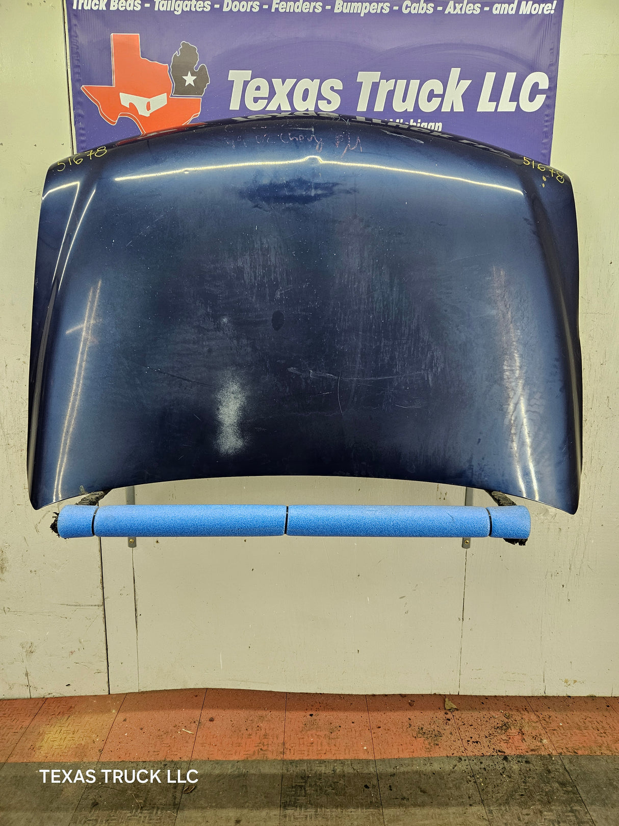 1999-2002 Chevrolet Silverado / Suburban 1500 2500 Hood