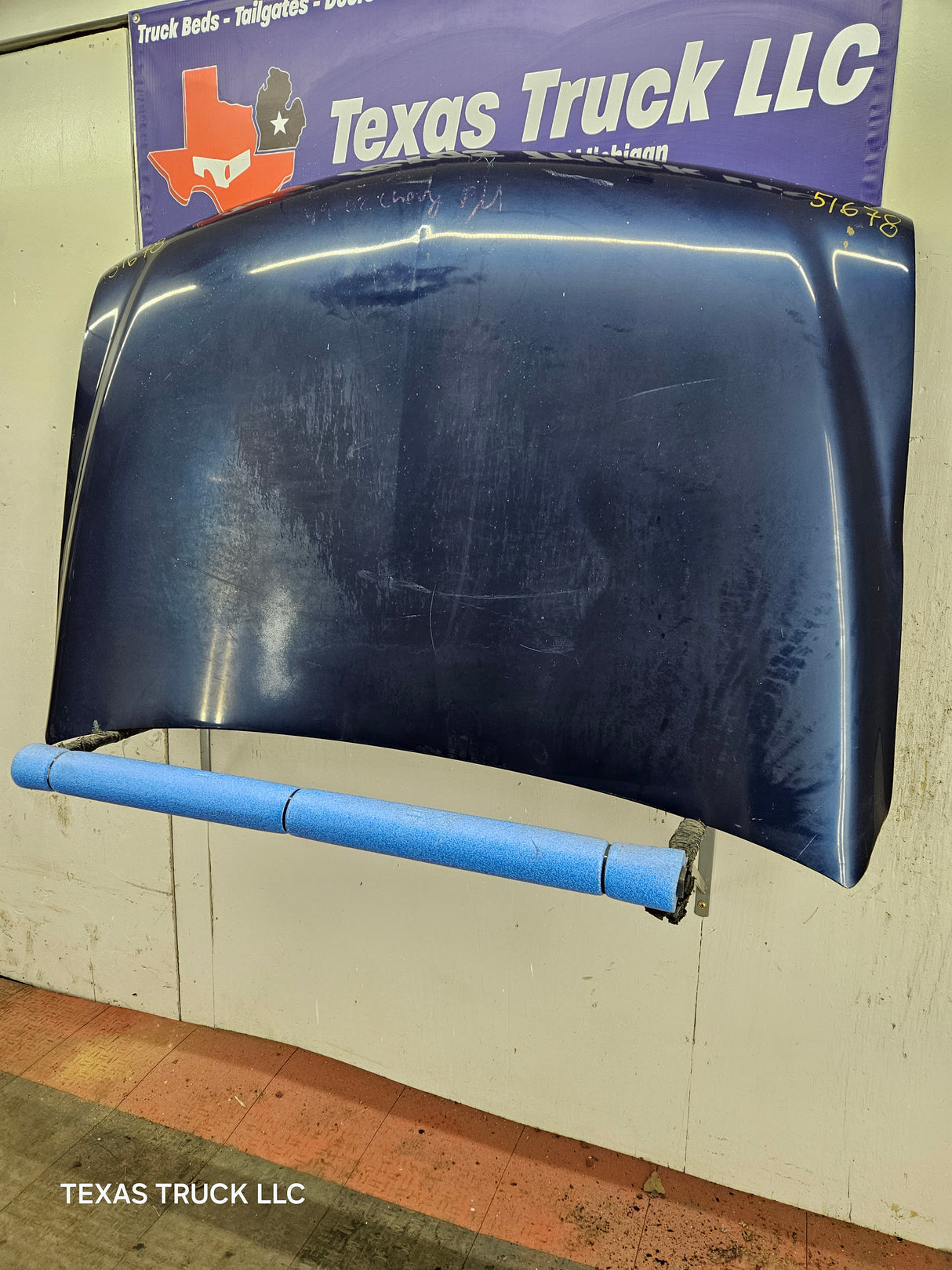 1999-2002 Chevrolet Silverado / Suburban 1500 2500 Hood