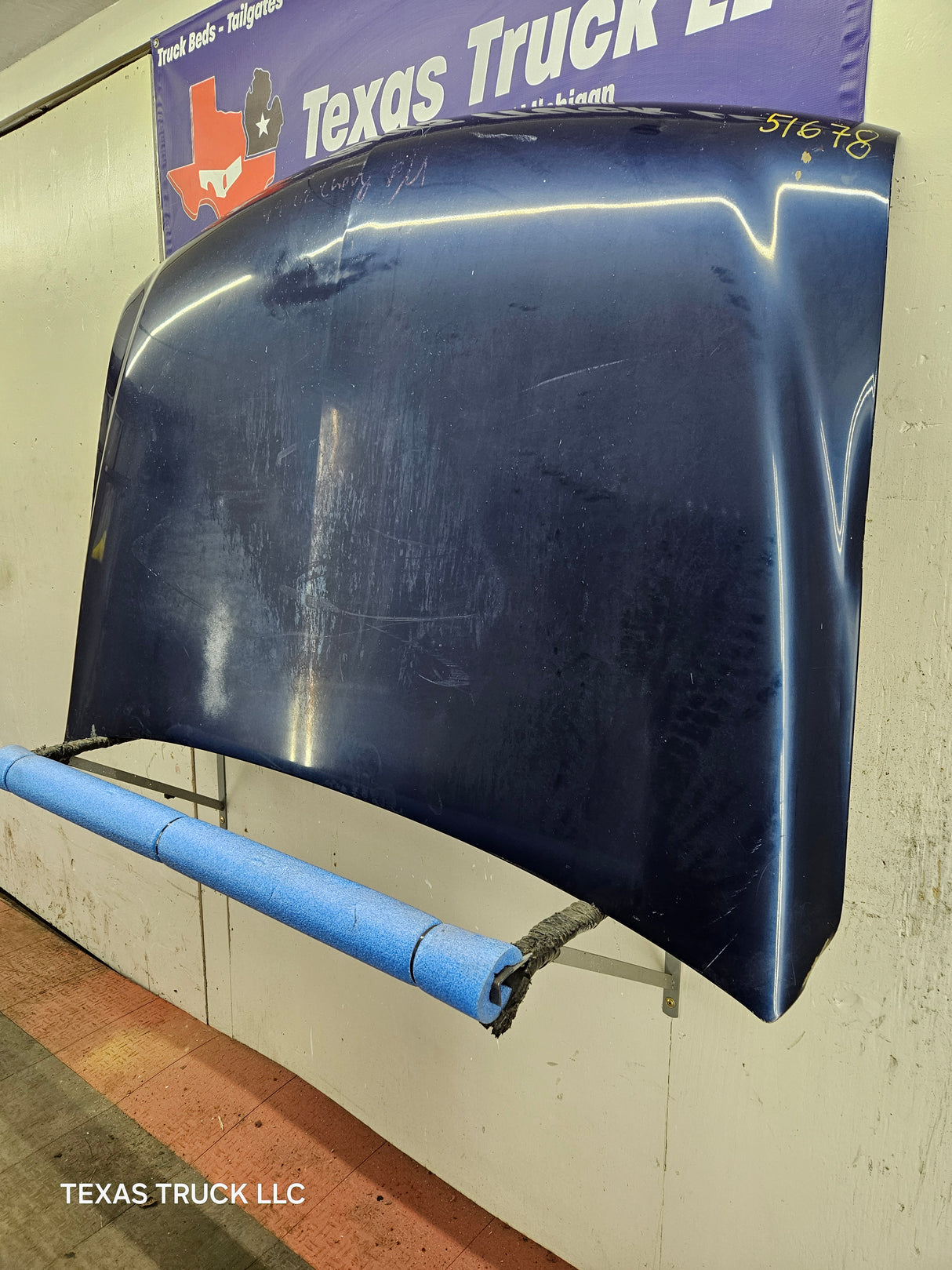1999-2002 Chevrolet Silverado / Suburban 1500 2500 Hood