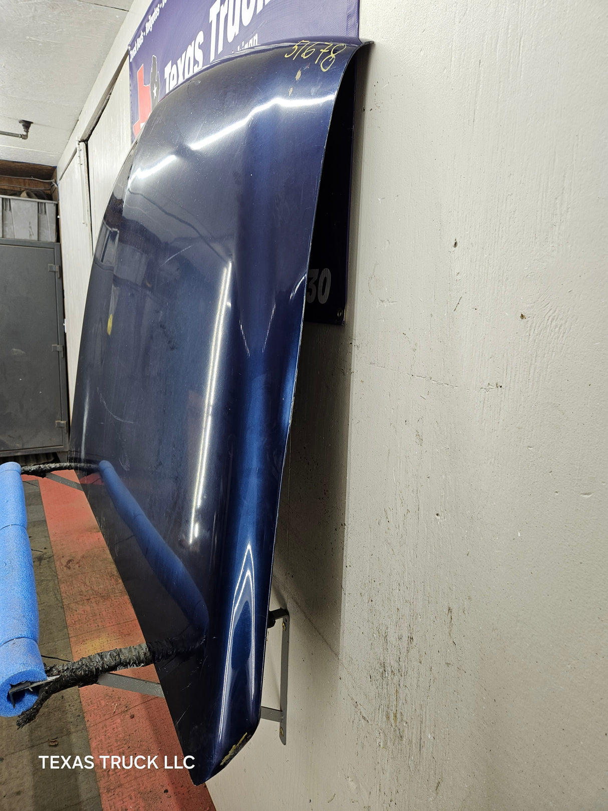 1999-2002 Chevrolet Silverado / Suburban 1500 2500 Hood