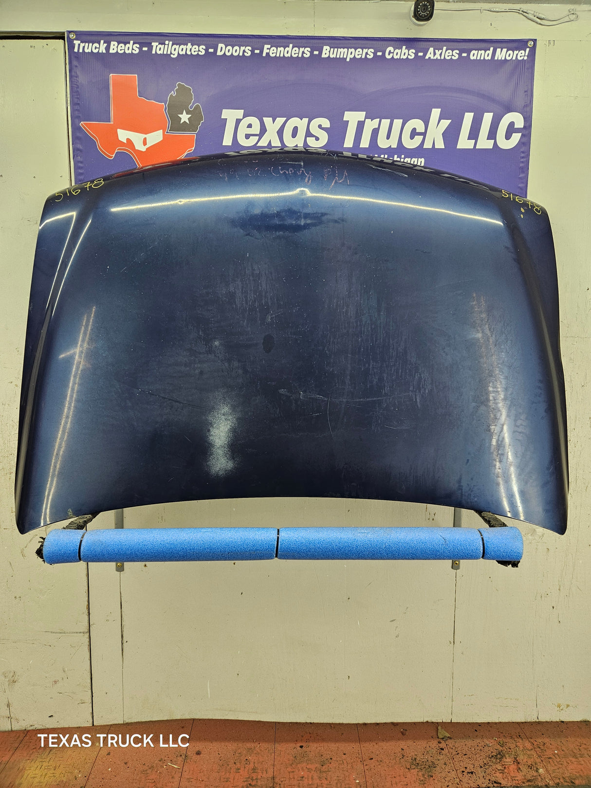 1999-2002 Chevrolet Silverado / Suburban 1500 2500 Hood