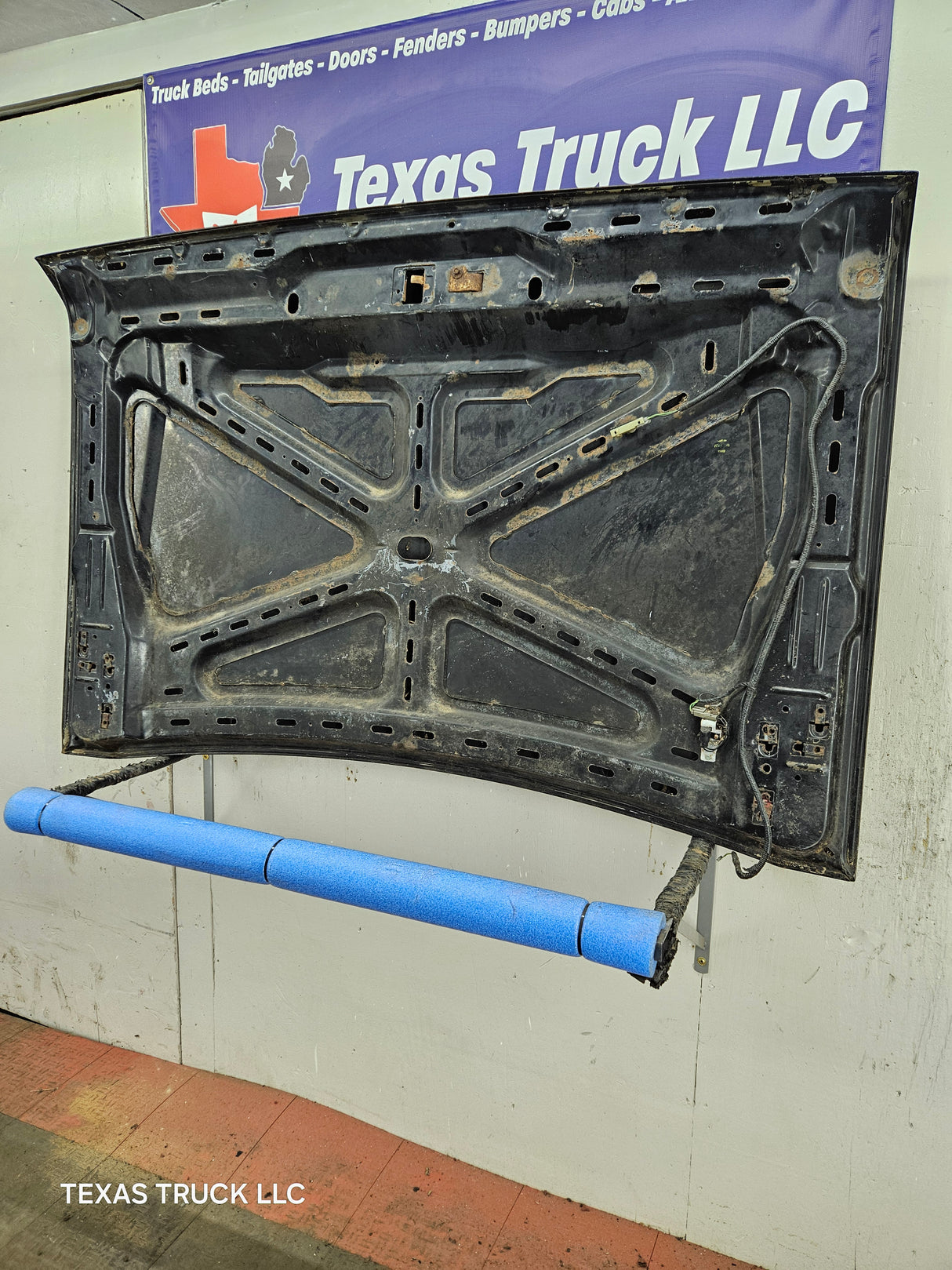 1987-1991 Ford F-150 F-250 F-350 F-450 F-550 Hood Bullnose