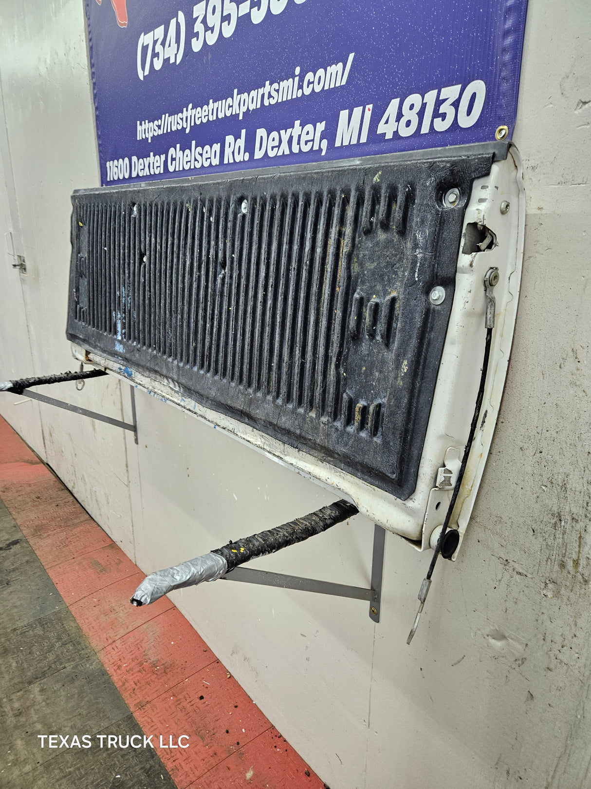 1997-2003 F150 / 1999-2007 Ford F250 F350 F450 F550 Super Duty Tailgate