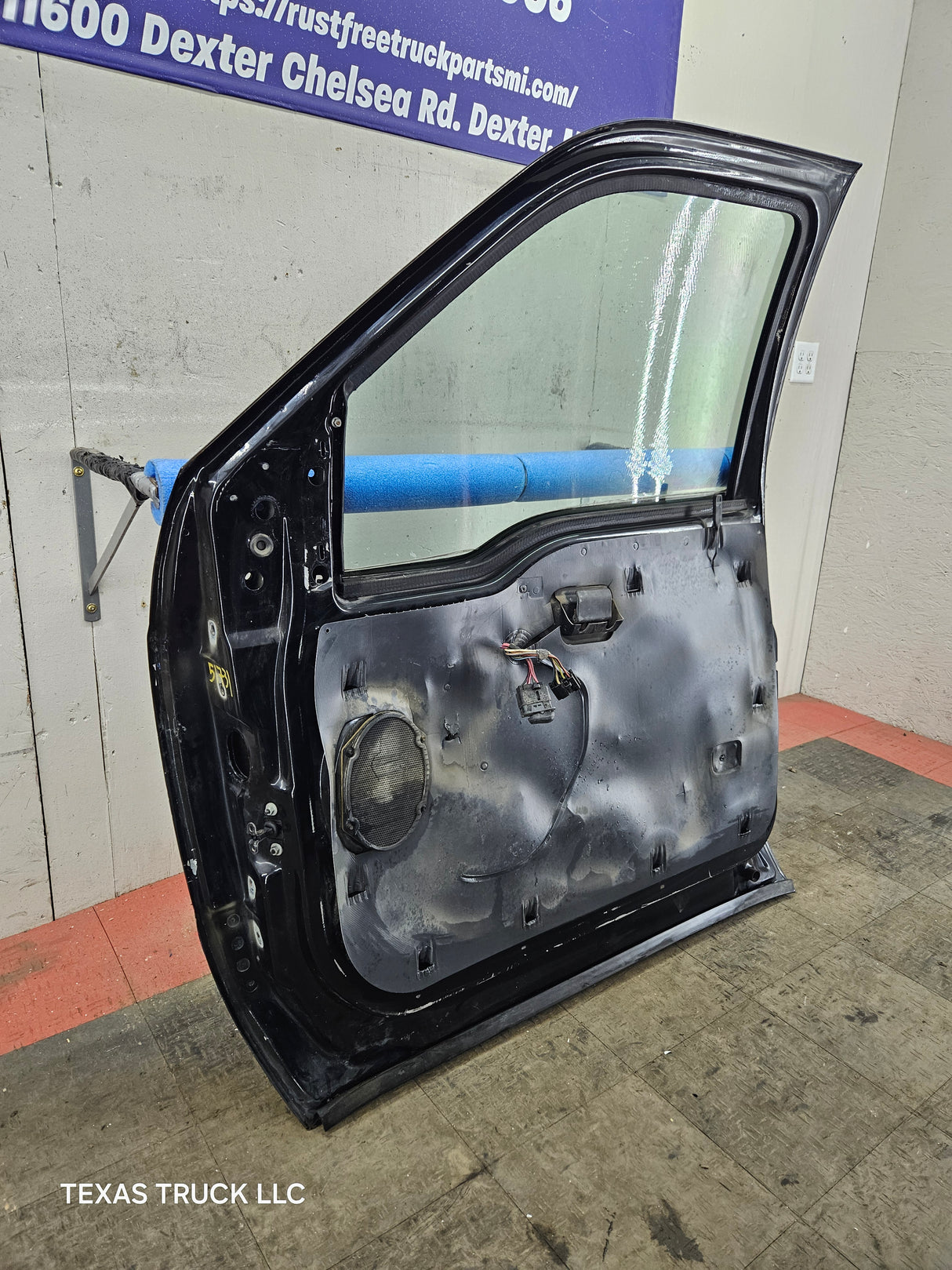 1999-2011 Ford Super Duty / Excursion Front Passenger RH Door F250 F350 F450 F550