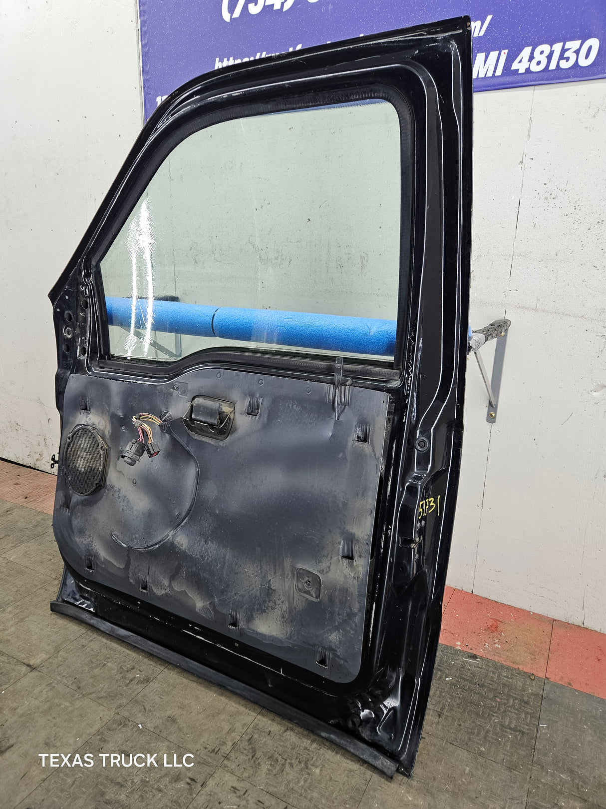 1999-2011 Ford Super Duty / Excursion Front Passenger RH Door F250 F350 F450 F550