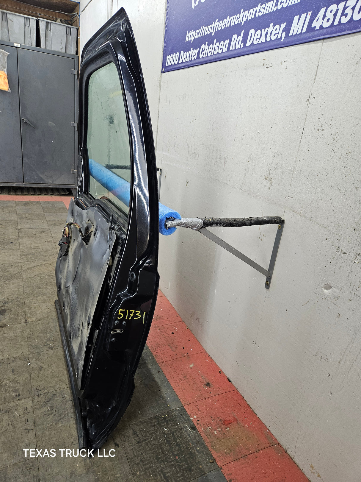 1999-2011 Ford Super Duty / Excursion Front Passenger RH Door F250 F350 F450 F550