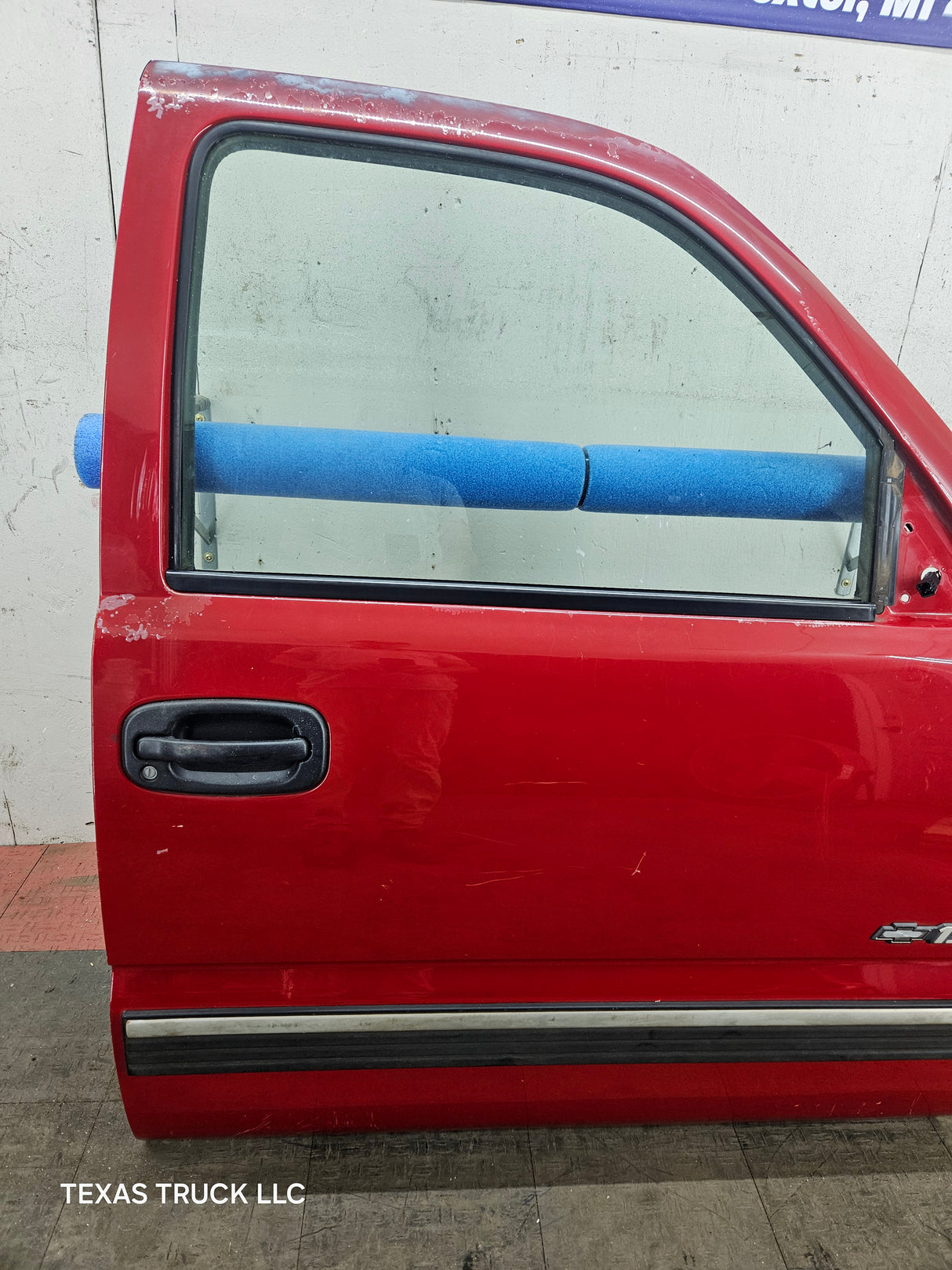 1999-2006 Chevrolet Silverado / GMC Sierra 1500 2500 3500 HD Front Passenger Side Door RH - Red