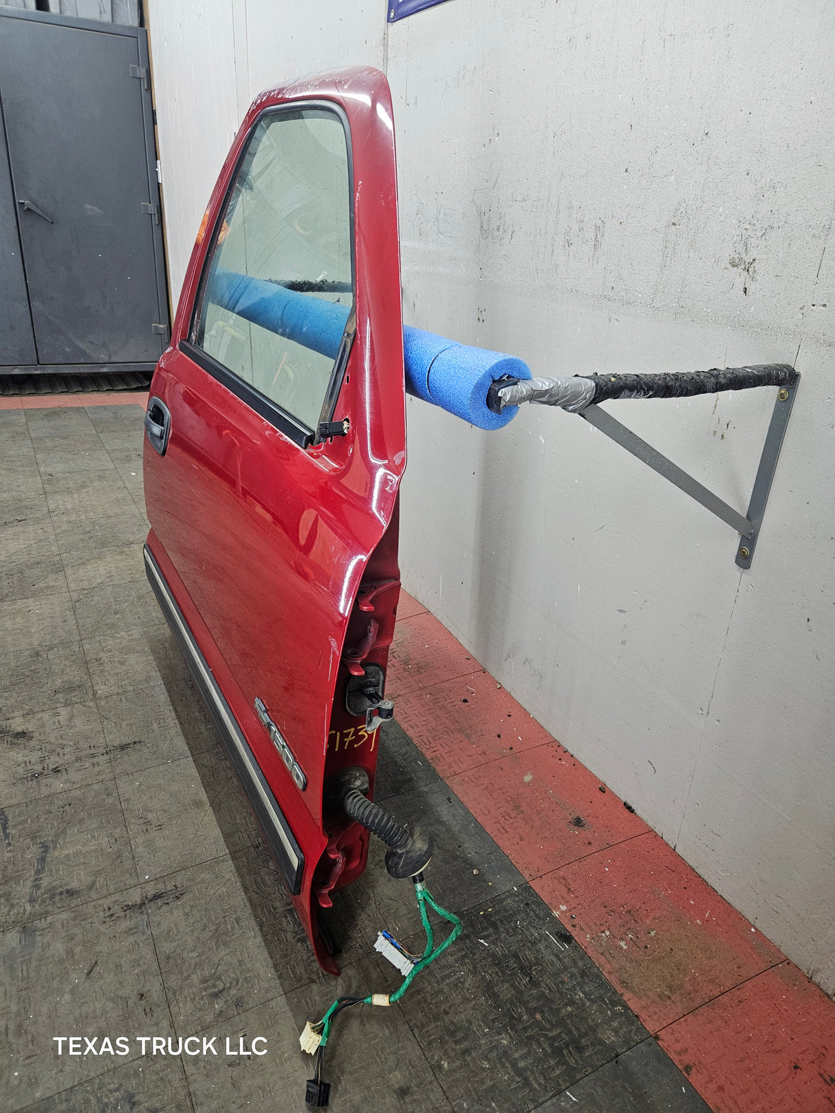 1999-2006 Chevrolet Silverado / GMC Sierra 1500 2500 3500 HD Front Passenger Side Door RH - Red