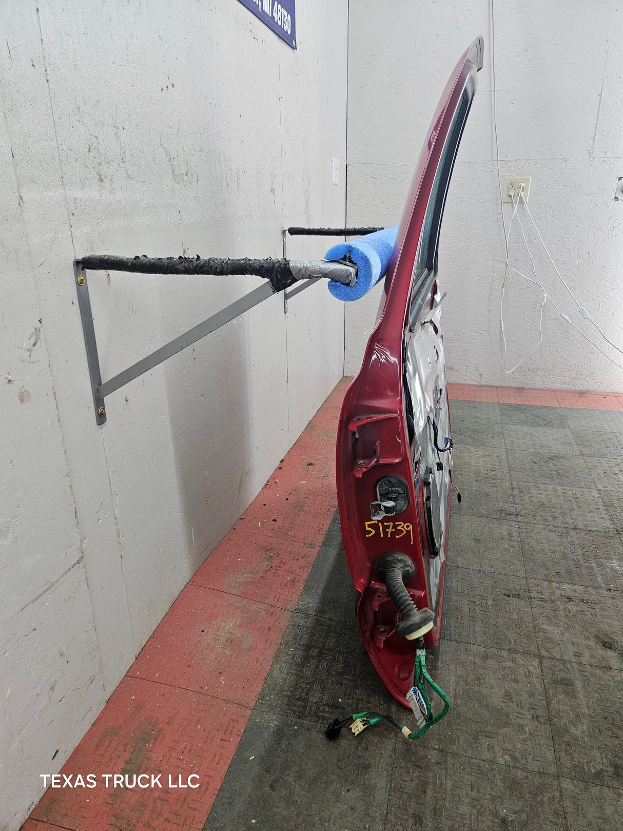 1999-2006 Chevrolet Silverado / GMC Sierra 1500 2500 3500 HD Front Passenger Side Door RH - Red