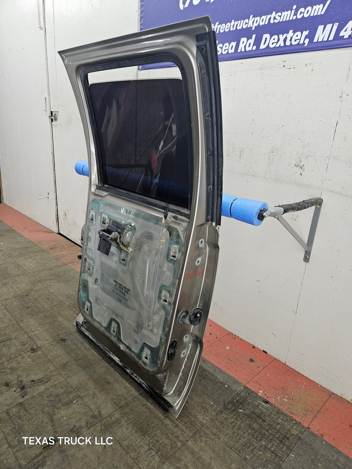 1999-2016 Ford Super Duty Driver Side Rear Door LH Crew Cab F250 F350 F450 F550