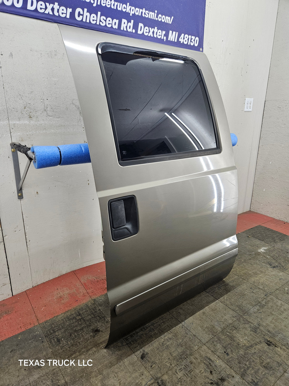 1999-2011 Ford Super Duty F250 F350 F450 F550 RH Crew Cab Passenger Side Rear Door