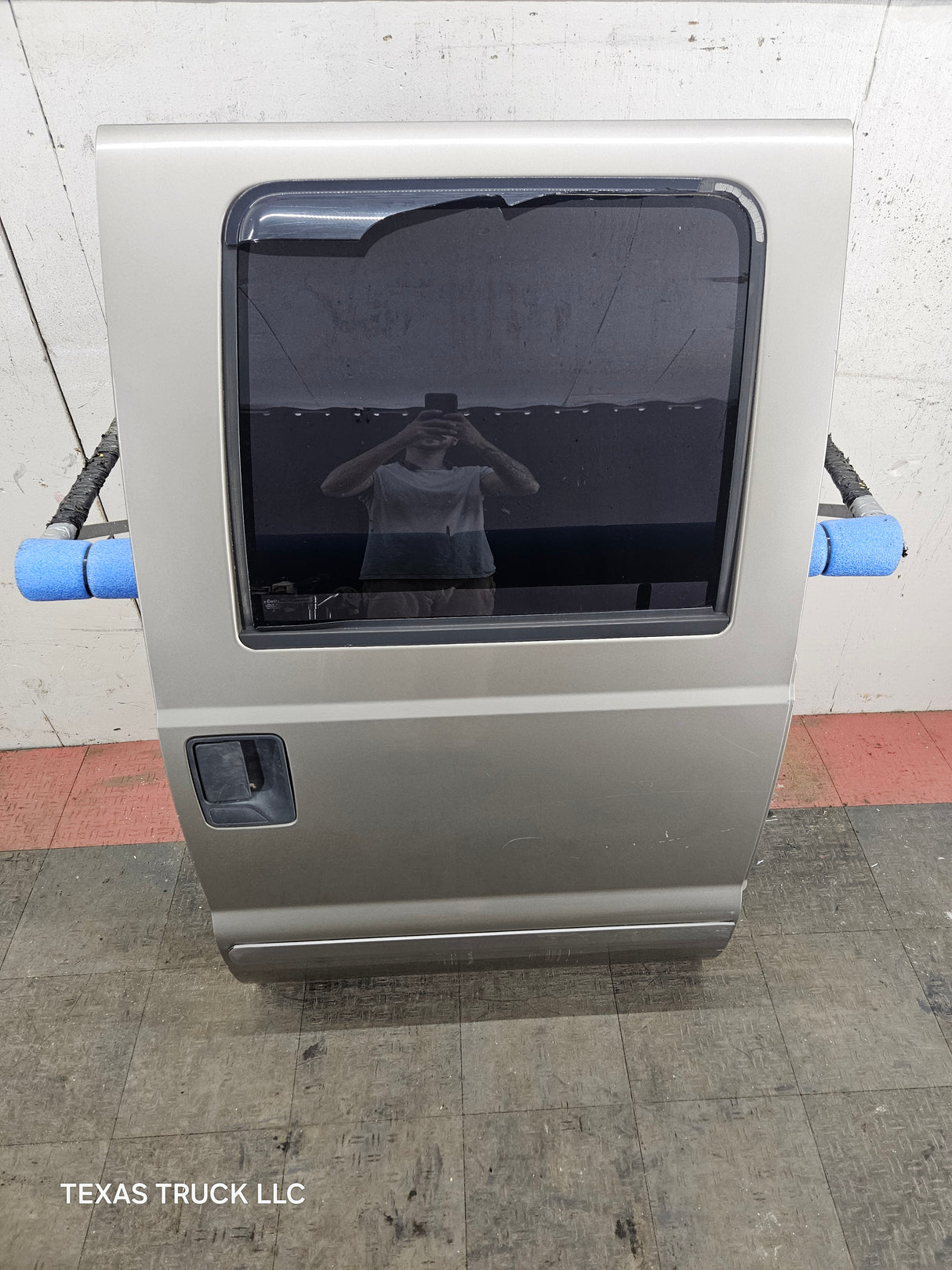 1999-2011 Ford Super Duty F250 F350 F450 F550 RH Crew Cab Passenger Side Rear Door