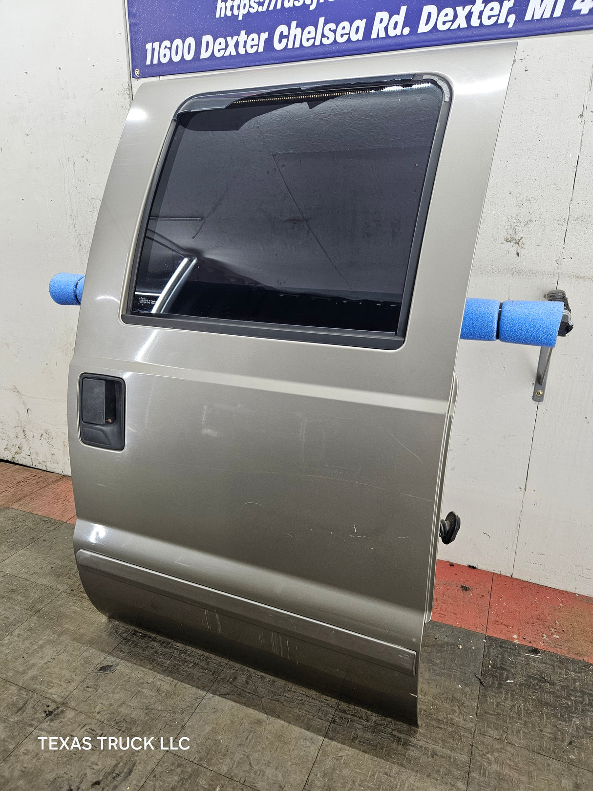 1999-2011 Ford Super Duty F250 F350 F450 F550 RH Crew Cab Passenger Side Rear Door