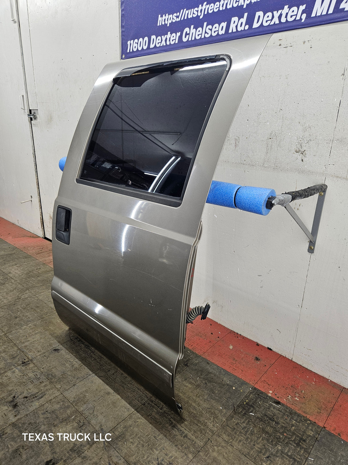 1999-2011 Ford Super Duty F250 F350 F450 F550 RH Crew Cab Passenger Side Rear Door