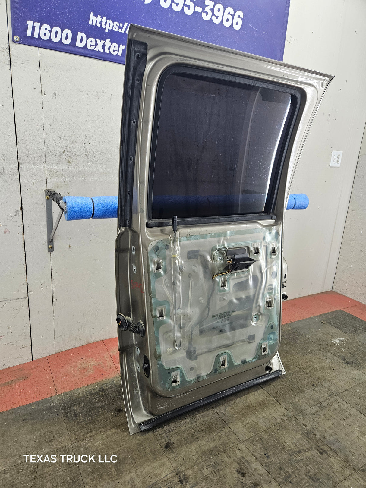 1999-2011 Ford Super Duty F250 F350 F450 F550 RH Crew Cab Passenger Side Rear Door