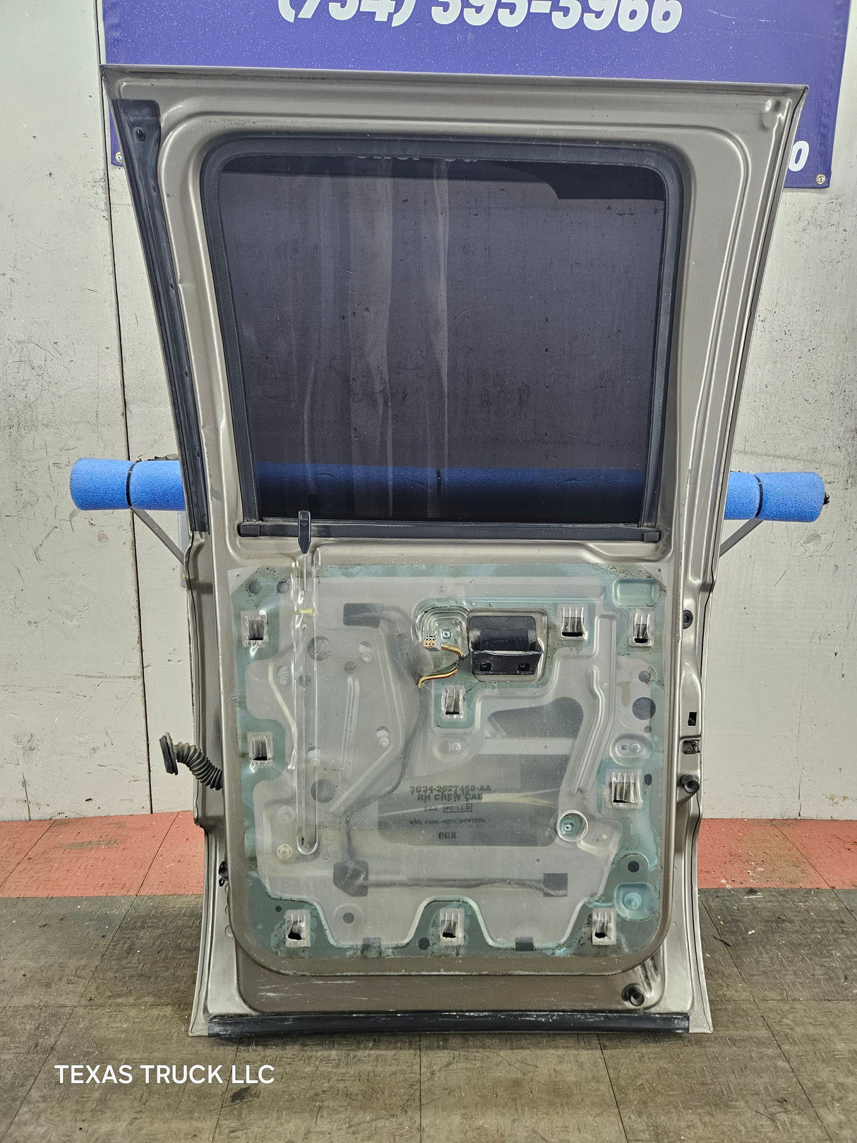 1999-2011 Ford Super Duty F250 F350 F450 F550 RH Crew Cab Passenger Side Rear Door