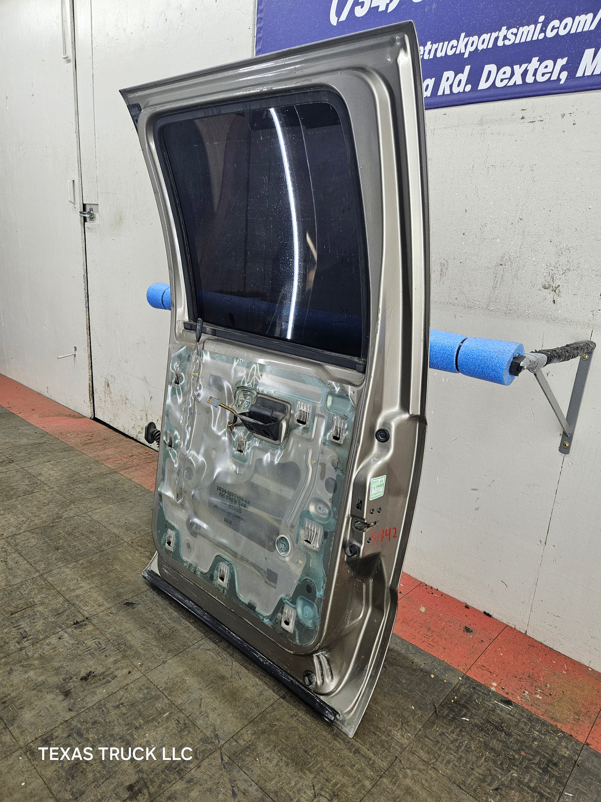 1999-2011 Ford Super Duty F250 F350 F450 F550 RH Crew Cab Passenger Side Rear Door