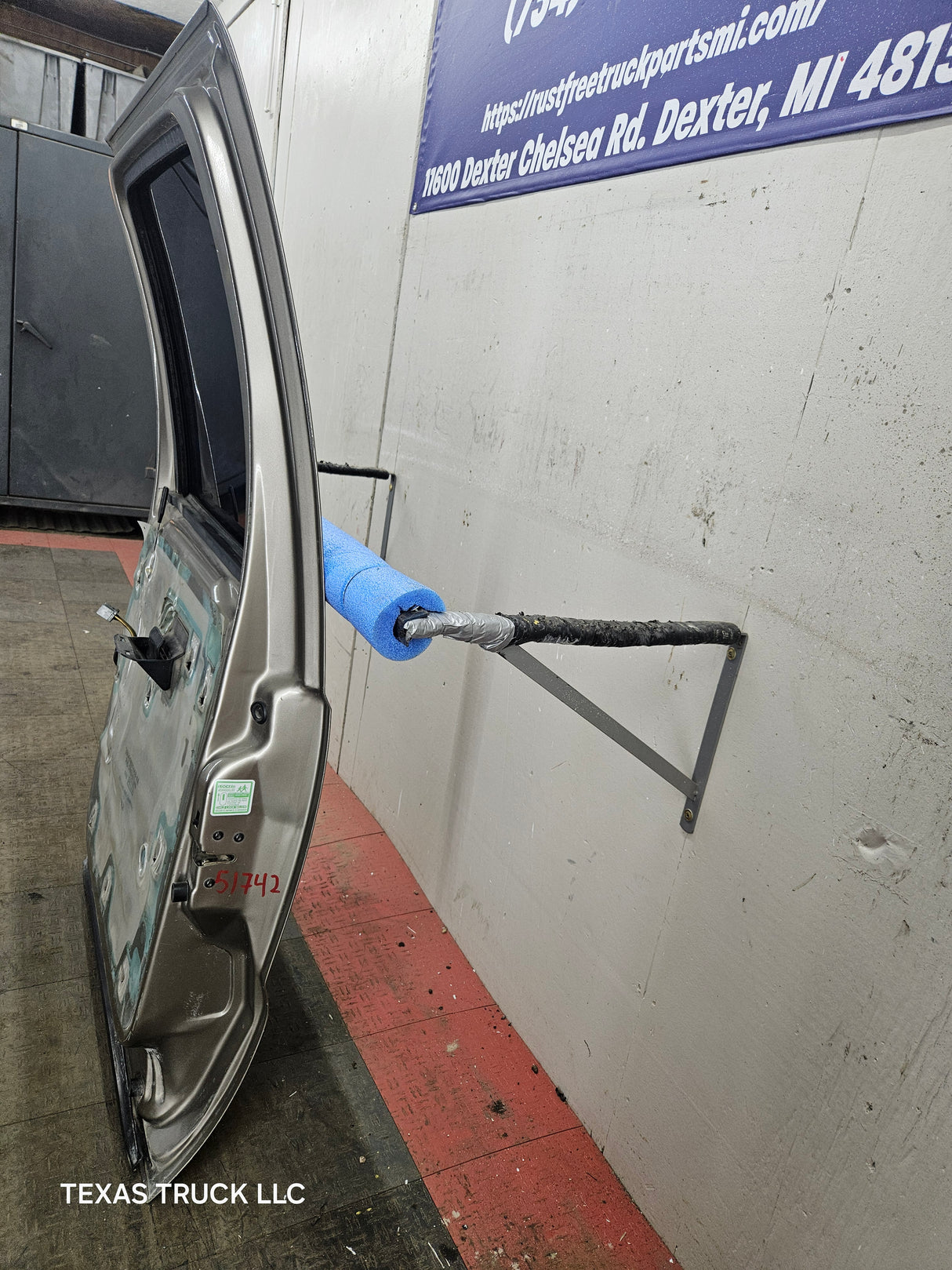 1999-2011 Ford Super Duty F250 F350 F450 F550 RH Crew Cab Passenger Side Rear Door