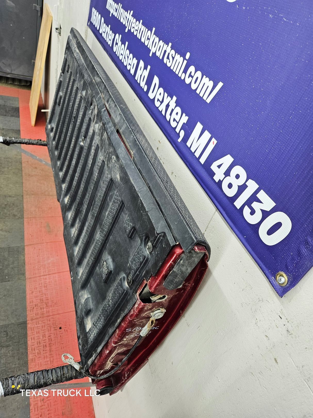 2002-2005 Ford Explorer Tailgate