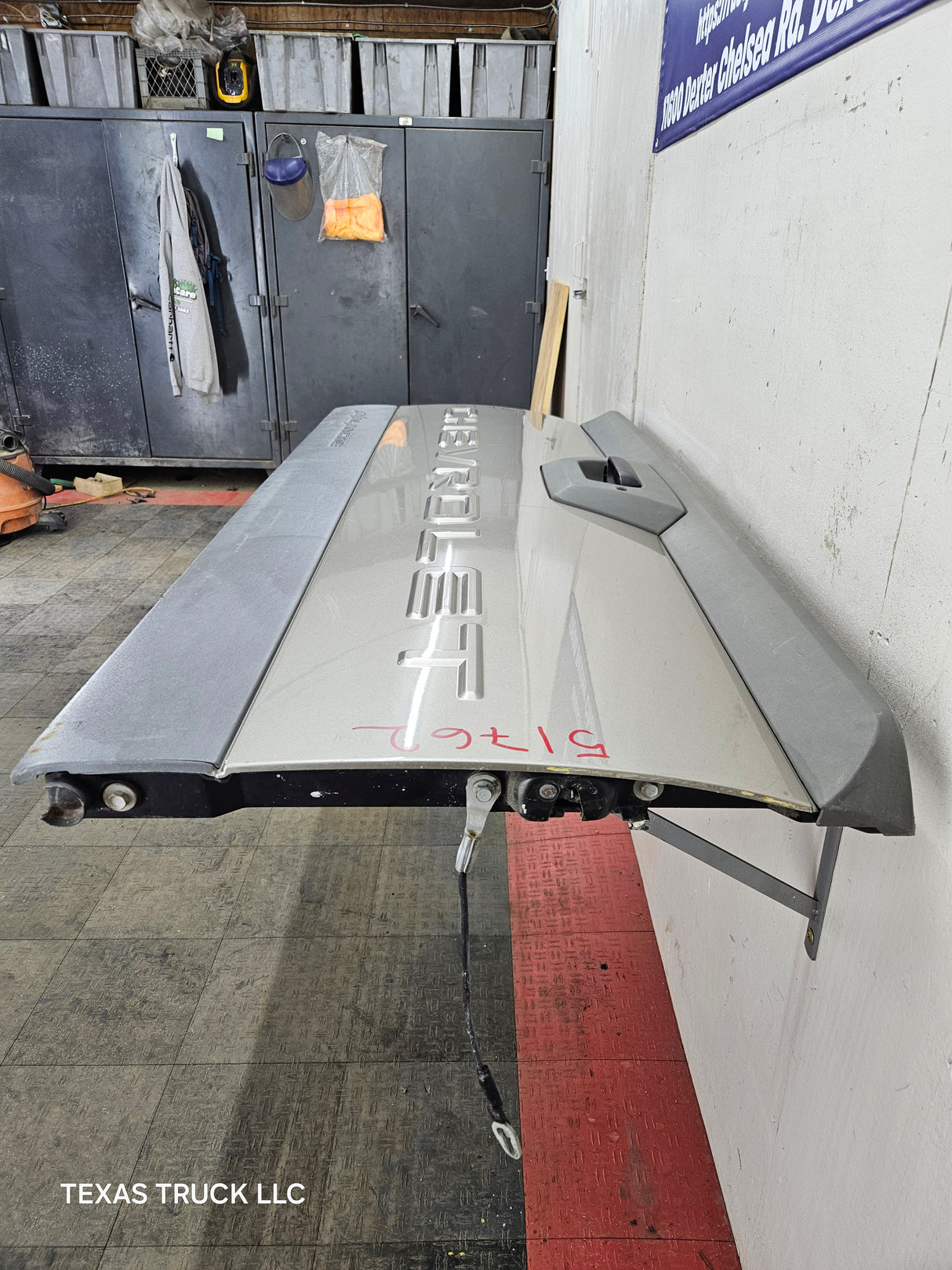 2002-2006 Chevrolet Avalanche 1500 2500 Tailgate