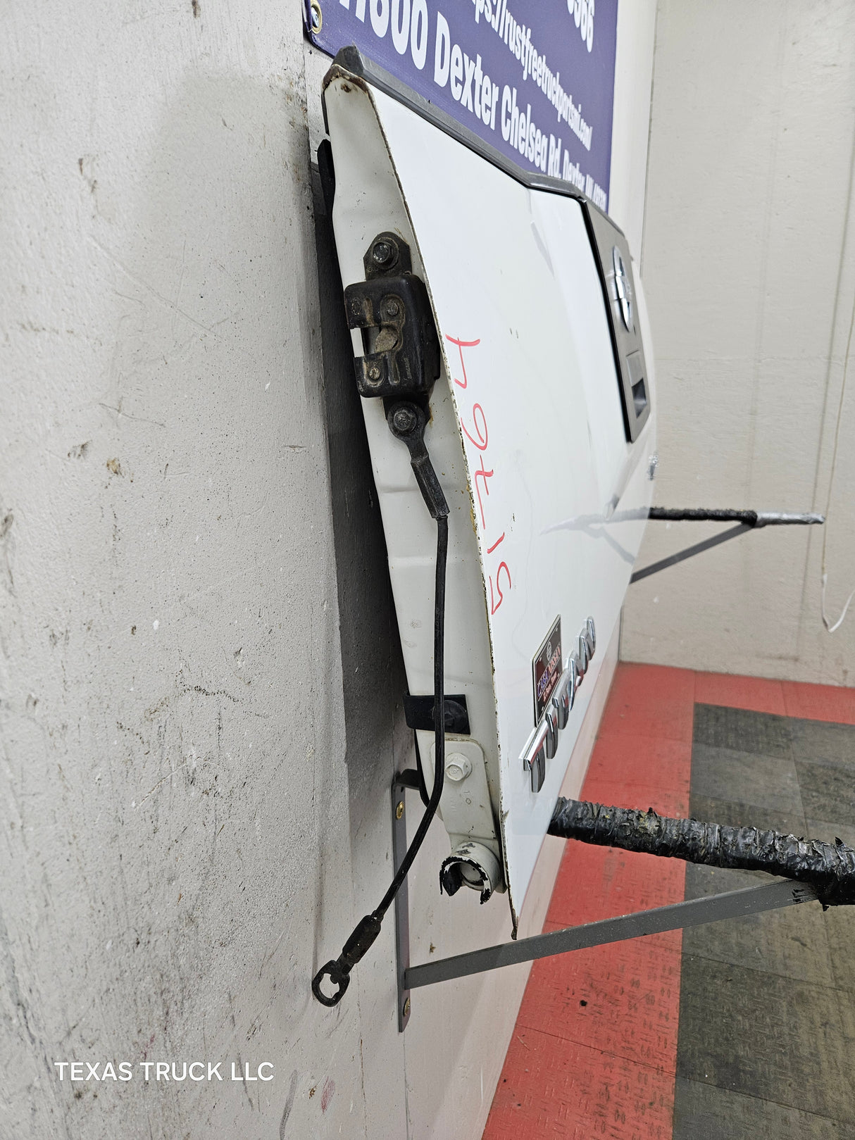 2004-2012 Nissan Titan Tailgate