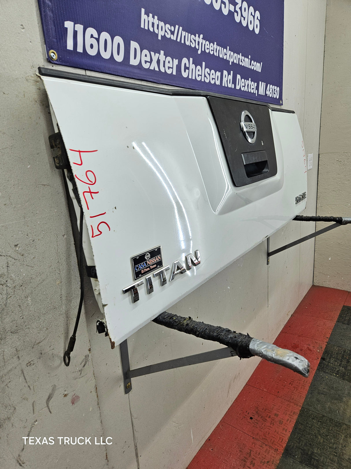 2004-2012 Nissan Titan Tailgate