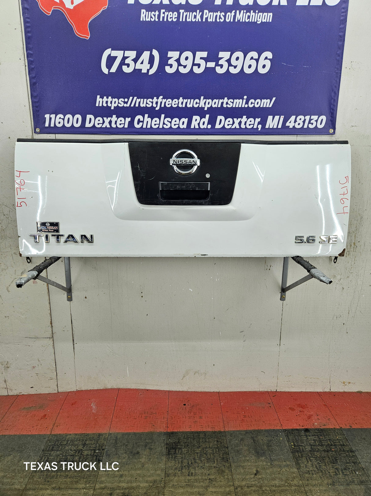 2004-2012 Nissan Titan Tailgate