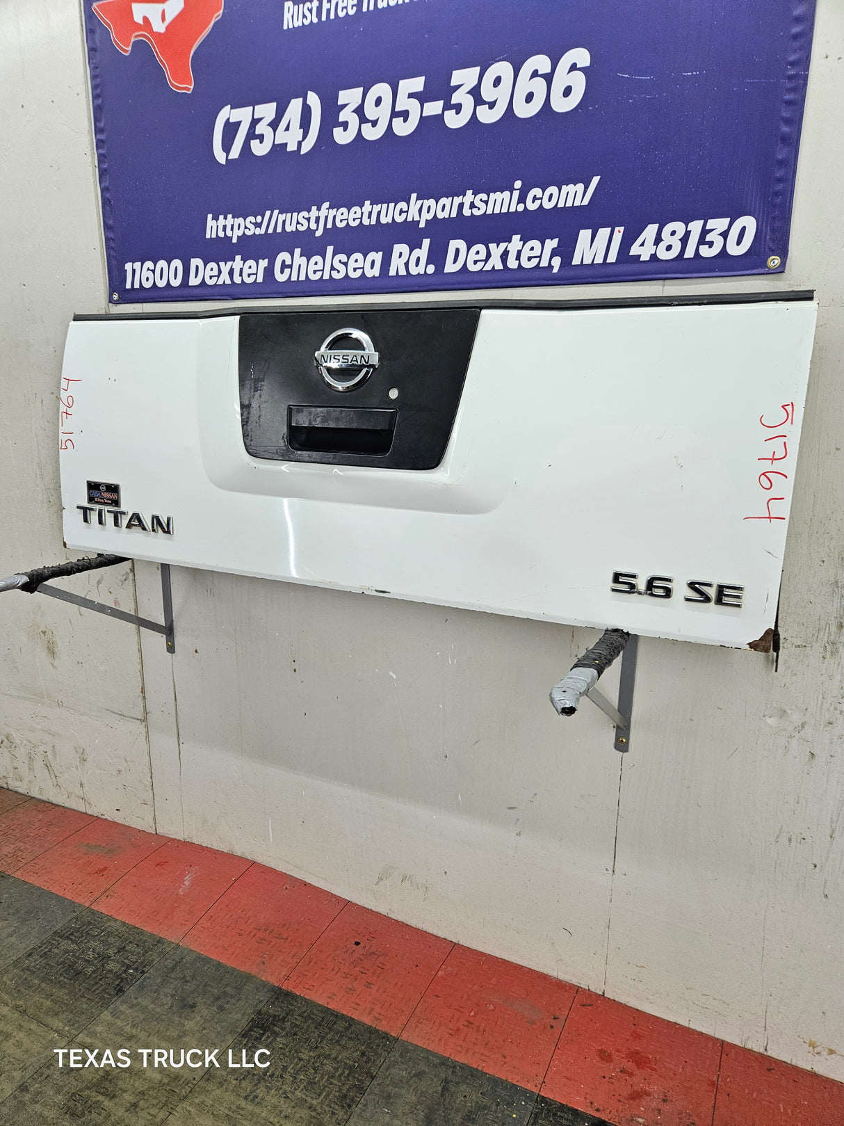 2004-2012 Nissan Titan Tailgate