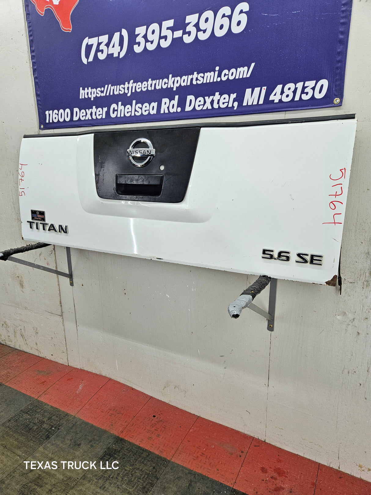 2004-2012 Nissan Titan Tailgate