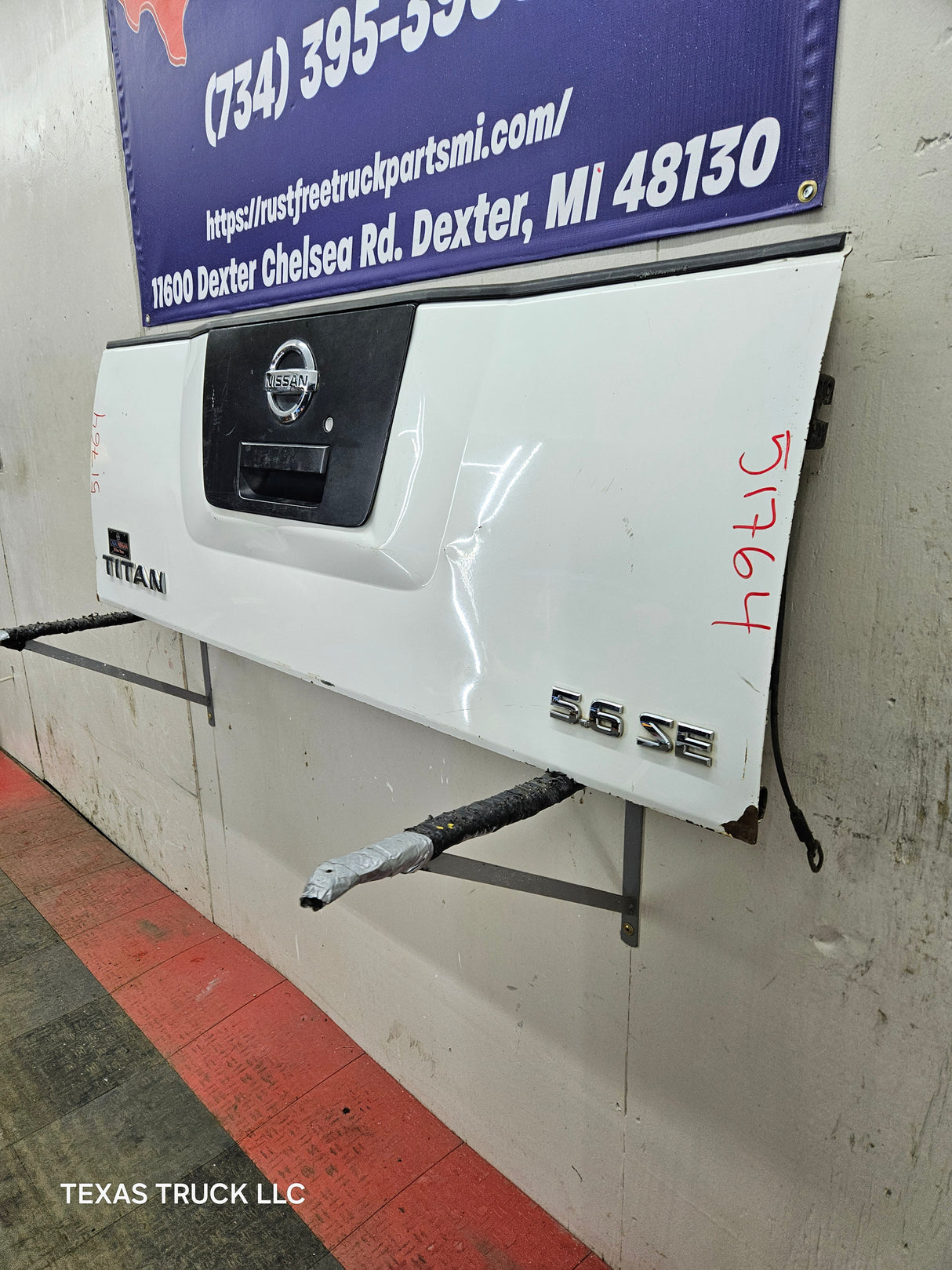 2004-2012 Nissan Titan Tailgate