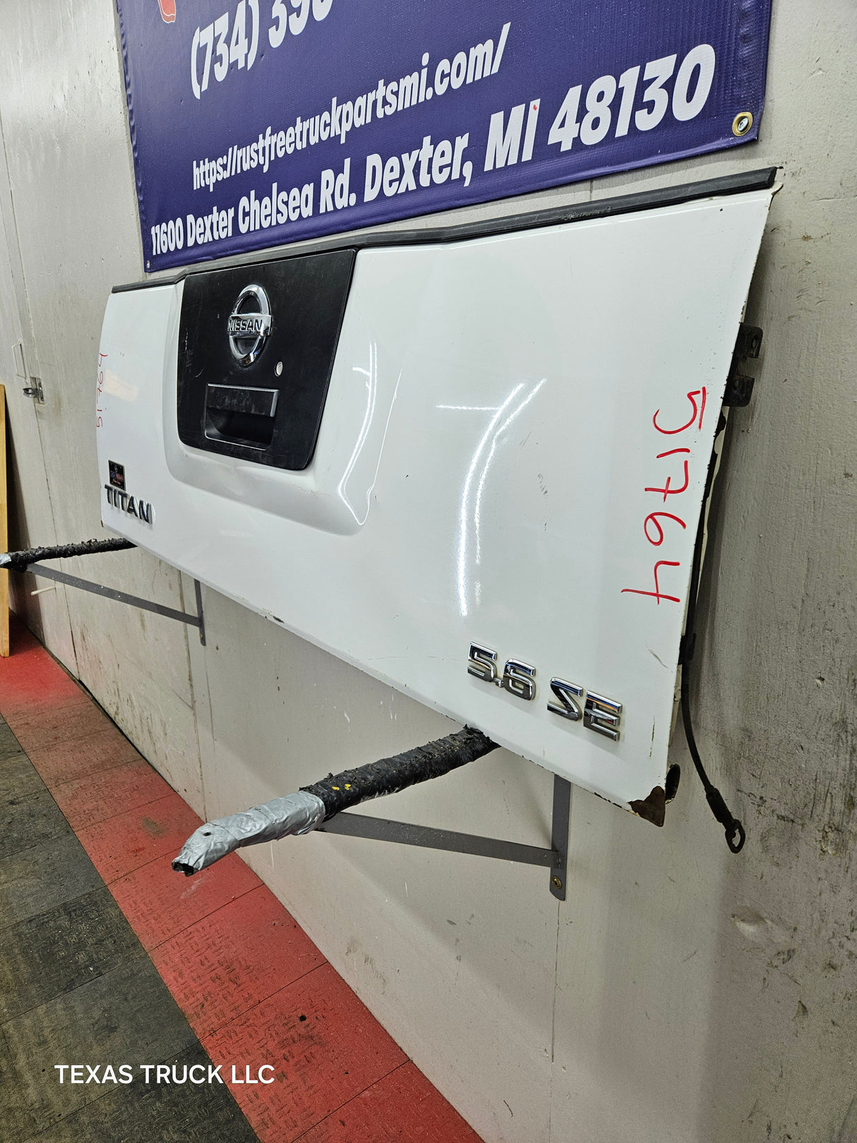 2004-2012 Nissan Titan Tailgate