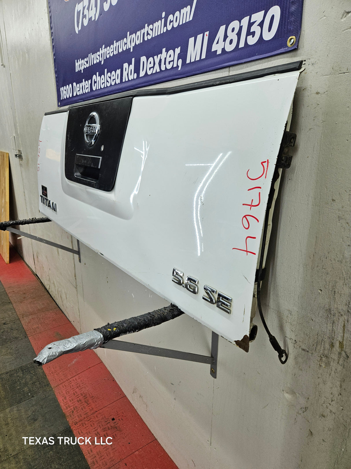 2004-2012 Nissan Titan Tailgate