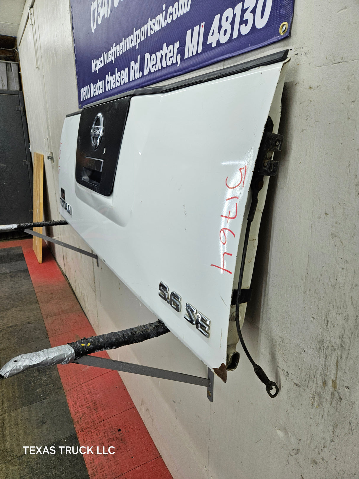 2004-2012 Nissan Titan Tailgate