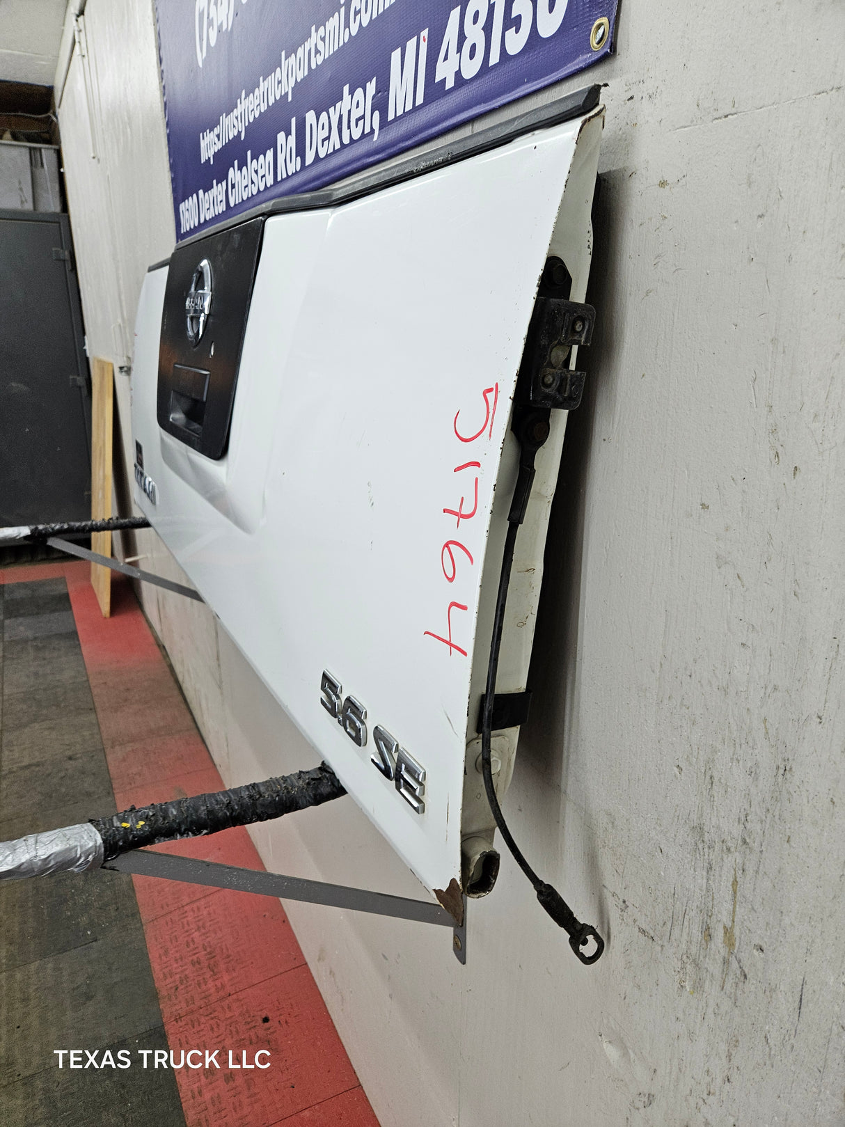 2004-2012 Nissan Titan Tailgate