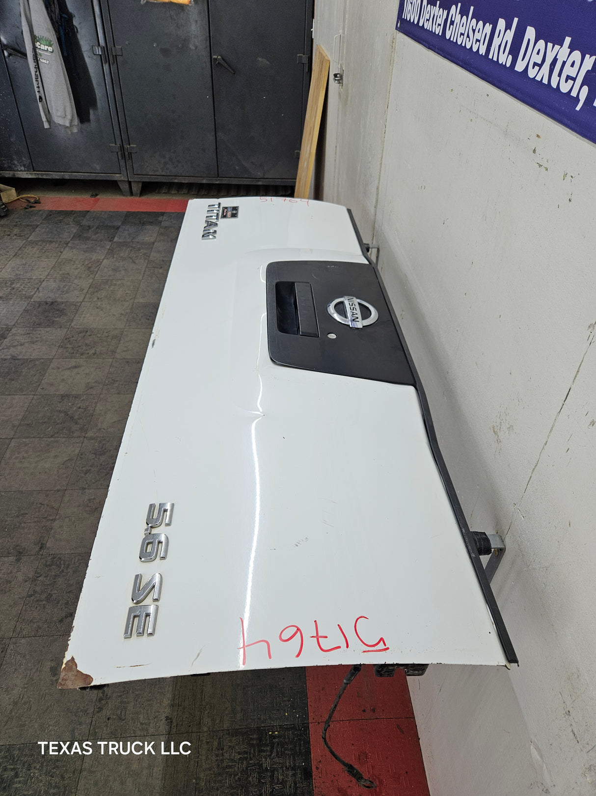 2004-2012 Nissan Titan Tailgate