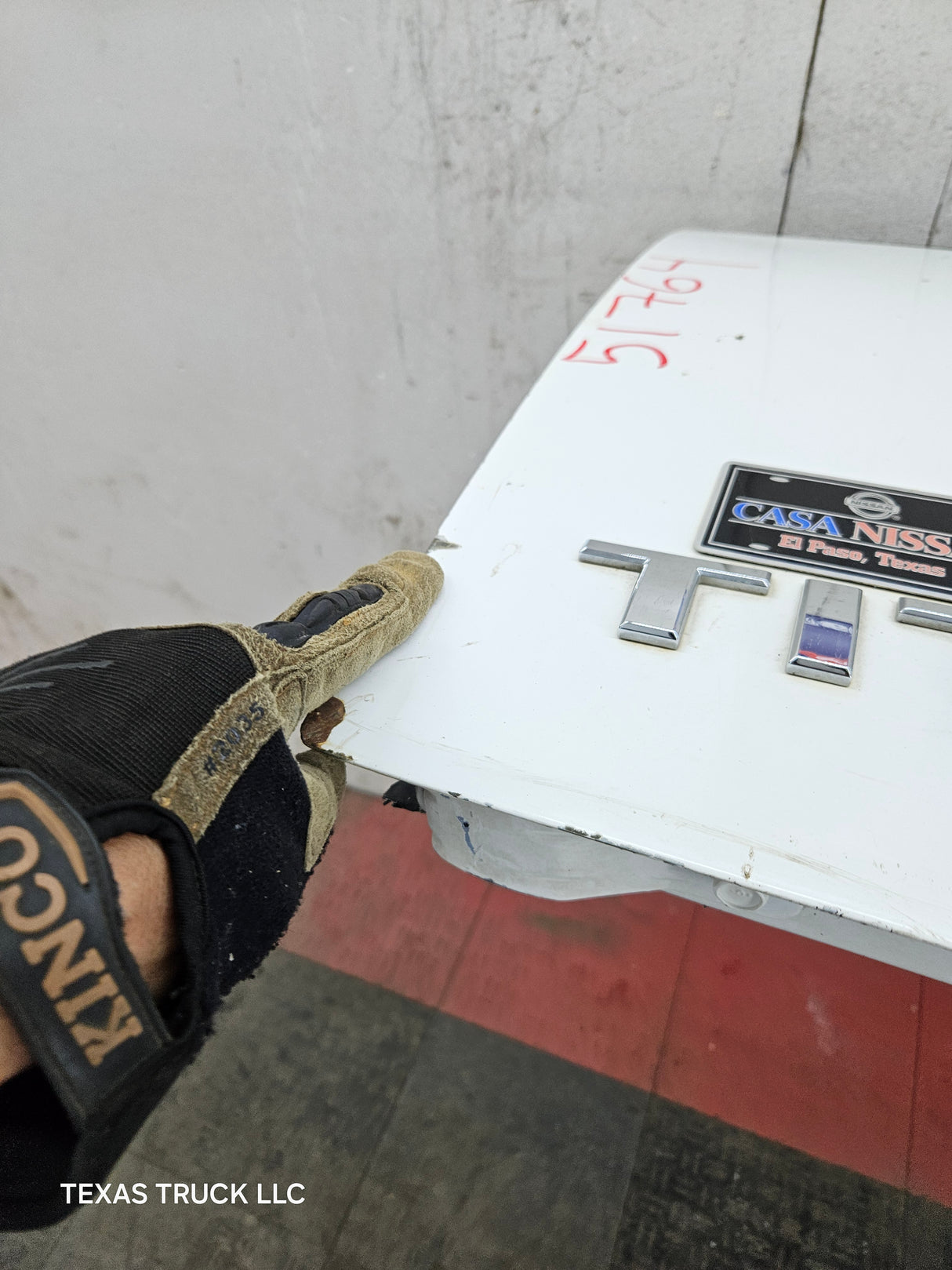 2004-2012 Nissan Titan Tailgate