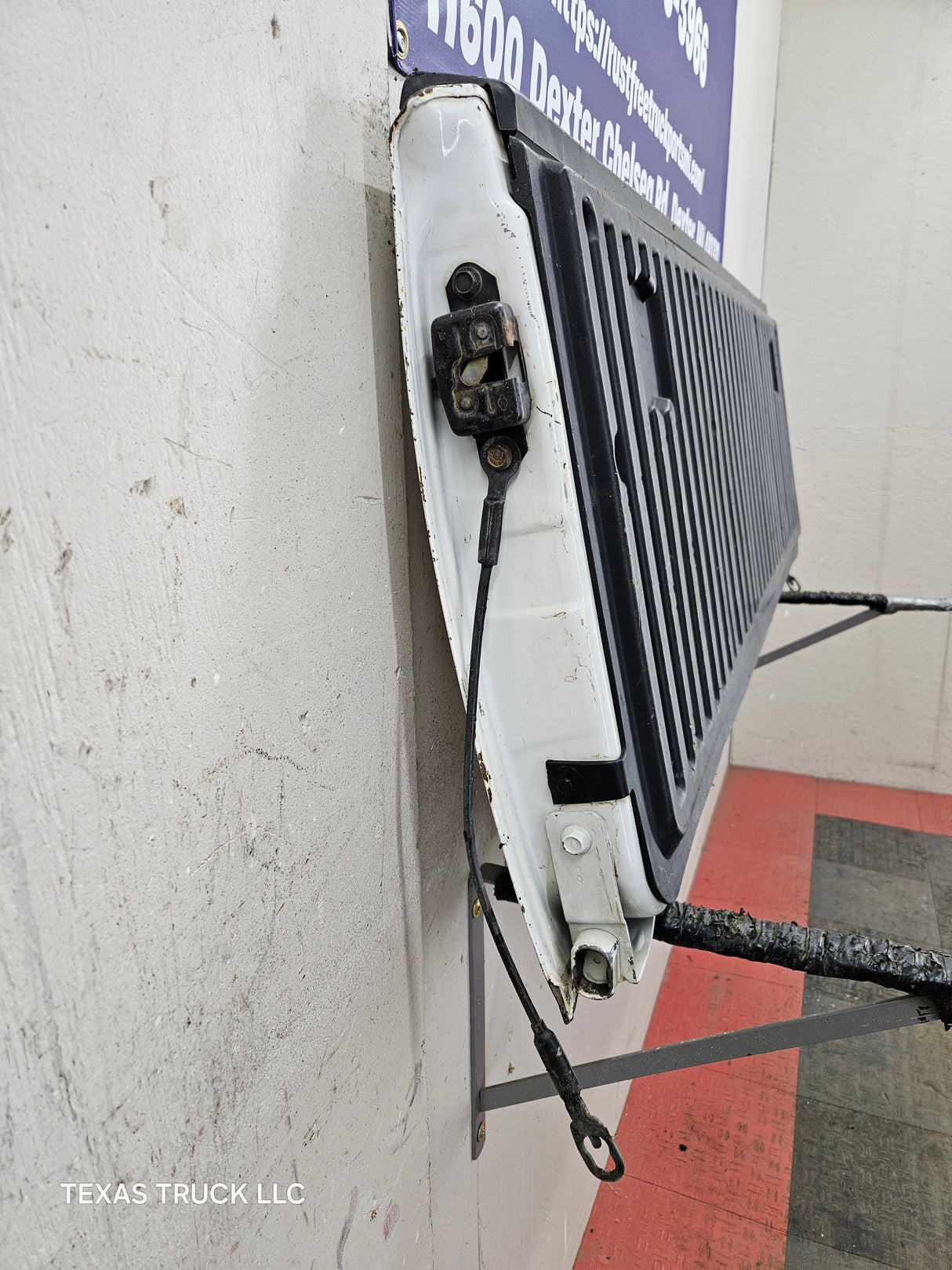 2004-2012 Nissan Titan Tailgate