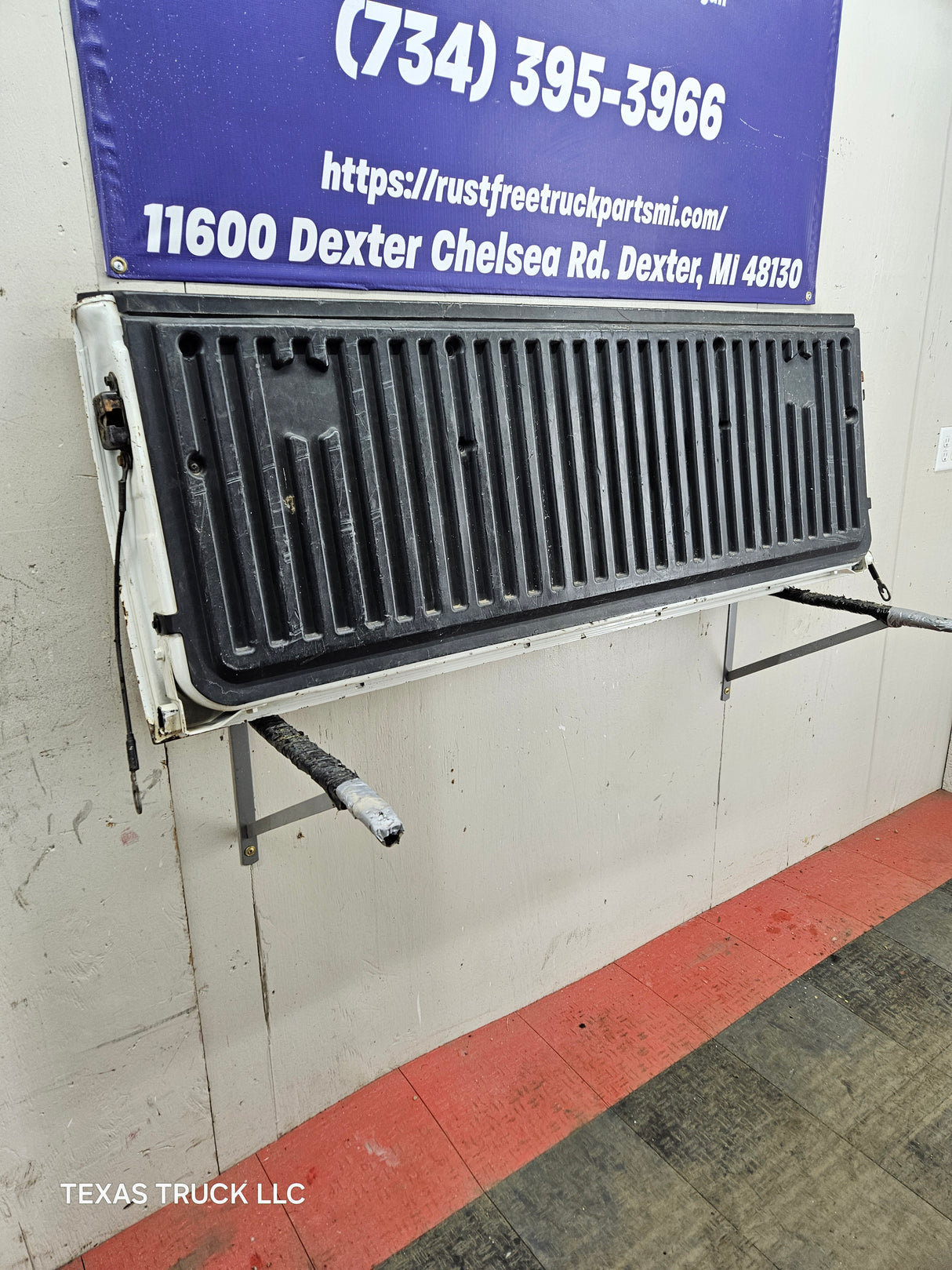 2004-2012 Nissan Titan Tailgate