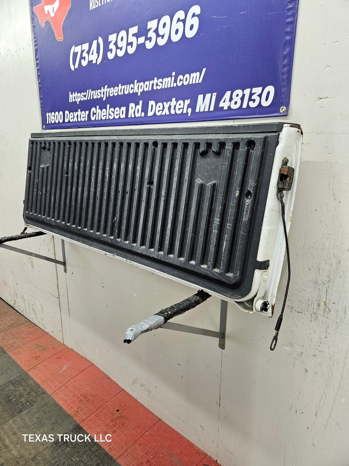 2004-2012 Nissan Titan Tailgate