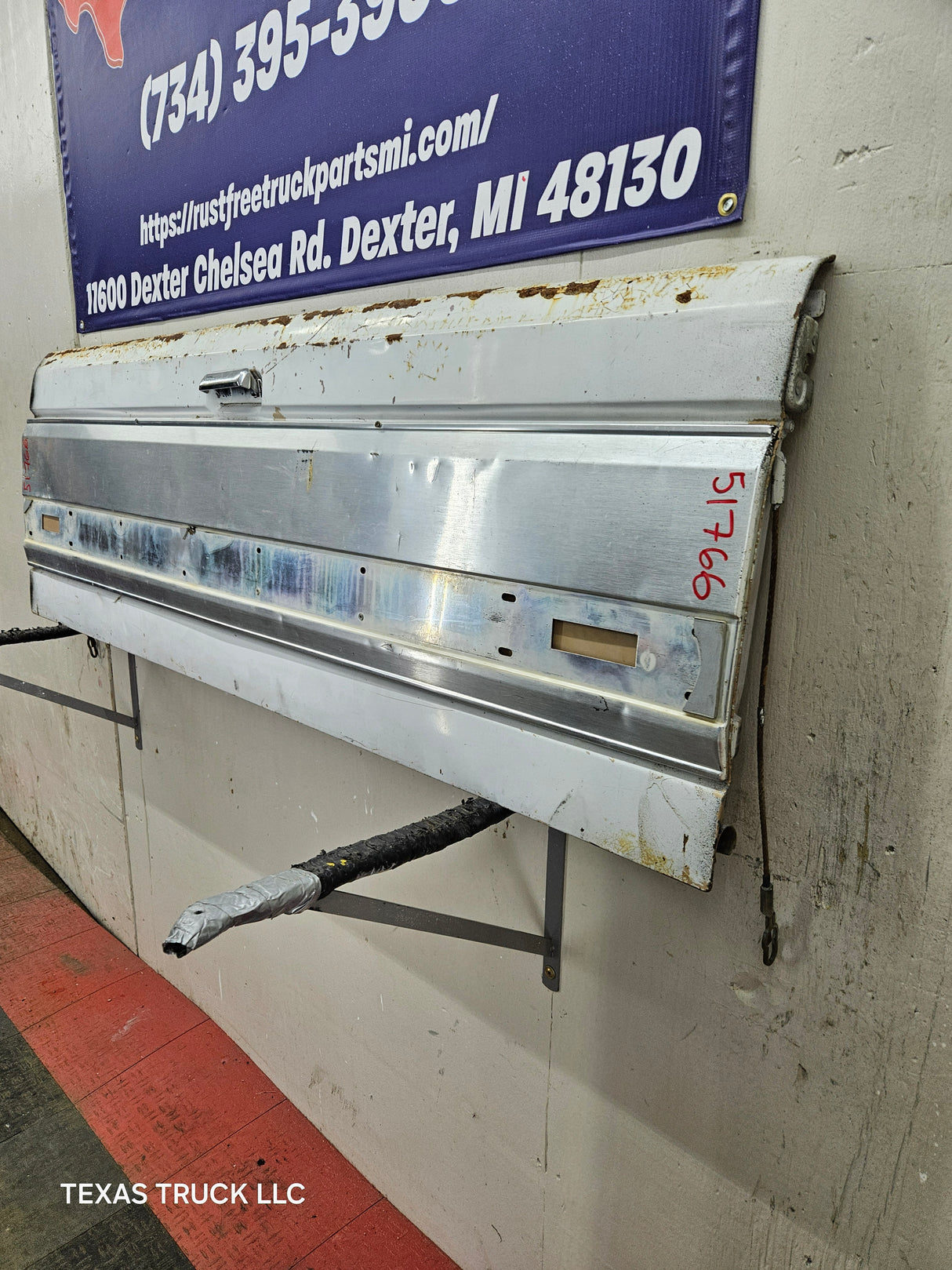 1980-1997 Bullnose / Bricknose / OBS Ford F100 F150 F250 F350 Tailgate