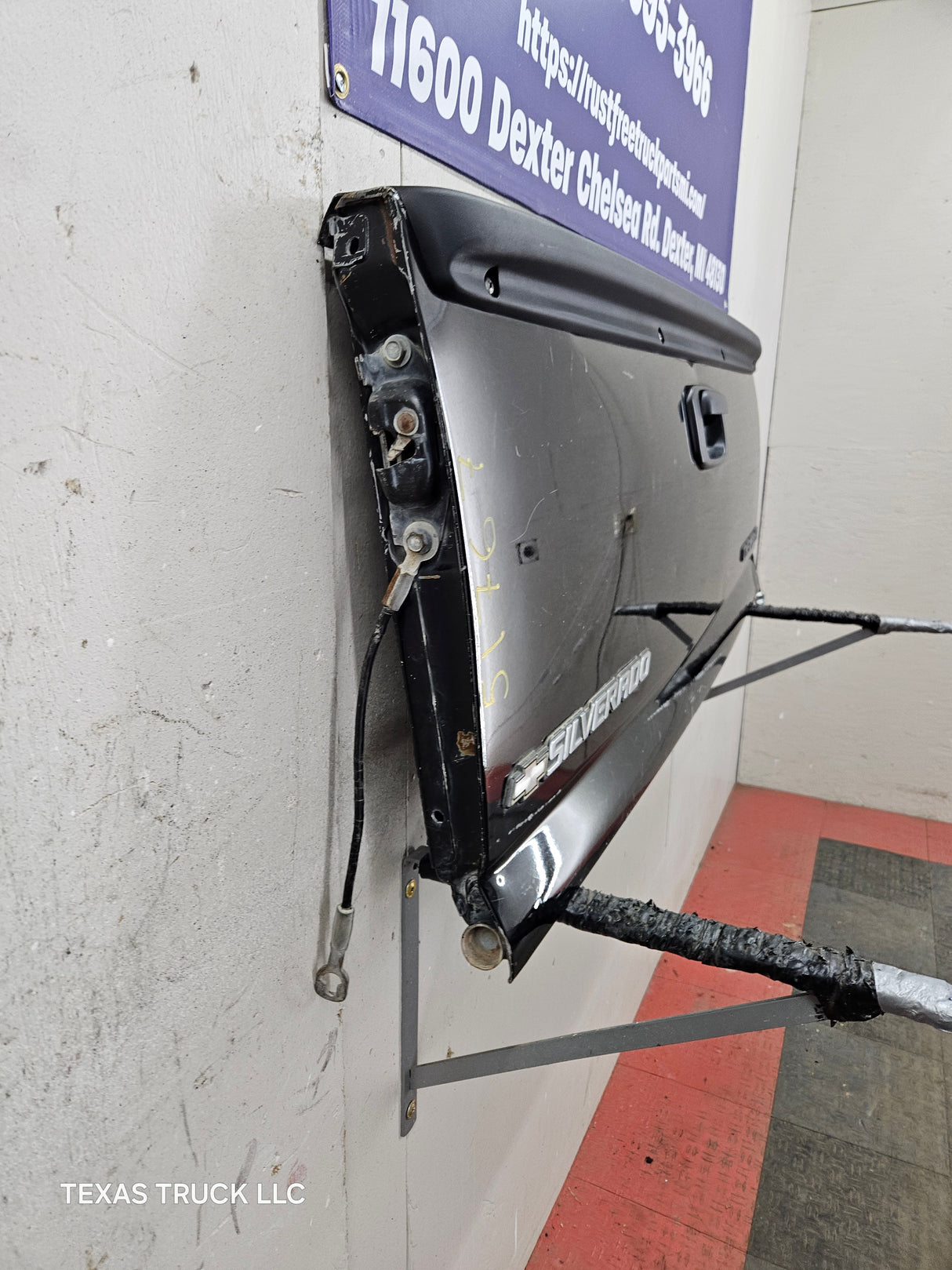 1999-2007 Chevrolet Silverado / GMC Sierra 1500 2500 3500 Tailgate