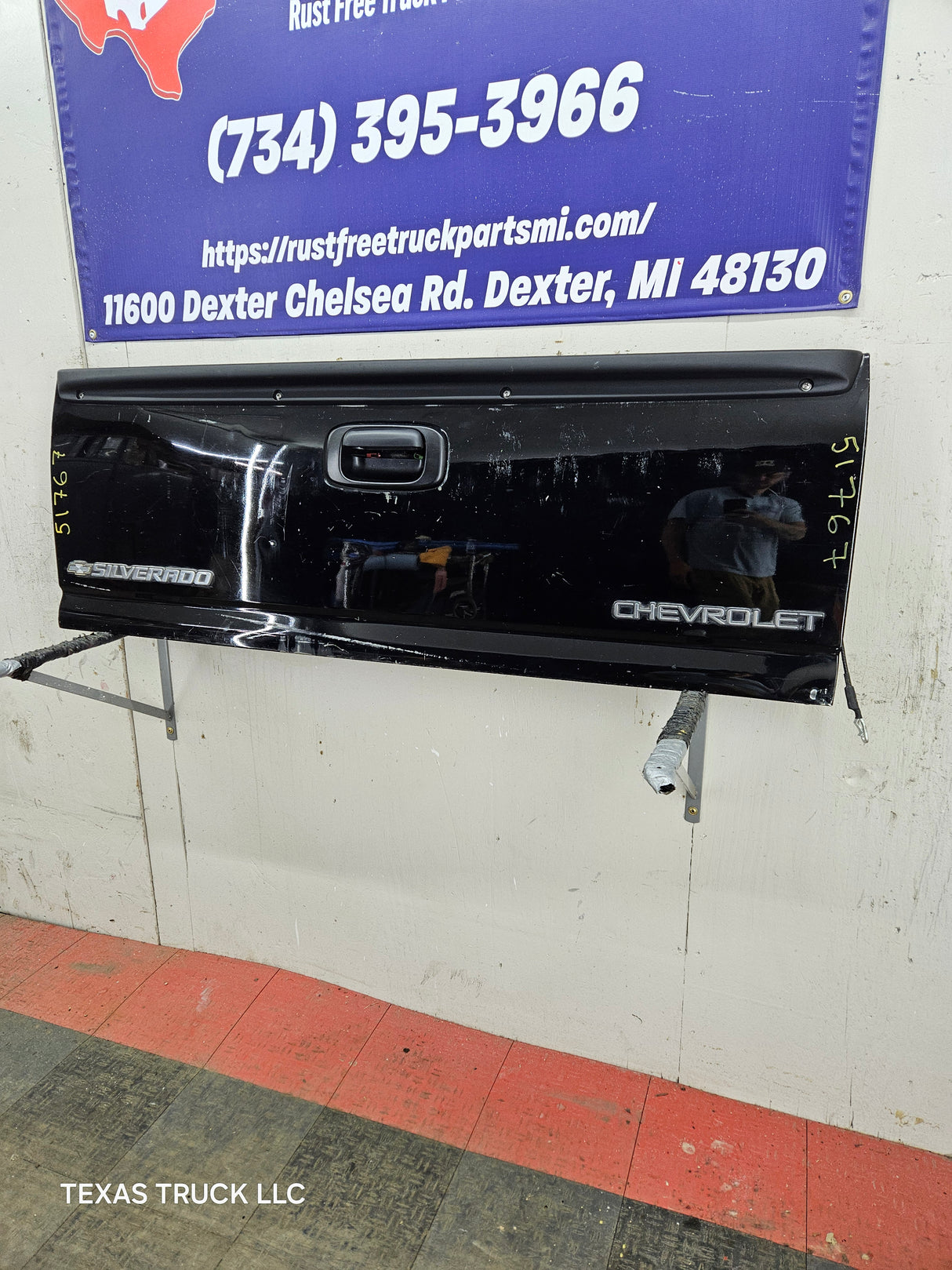 1999-2007 Chevrolet Silverado / GMC Sierra 1500 2500 3500 Tailgate