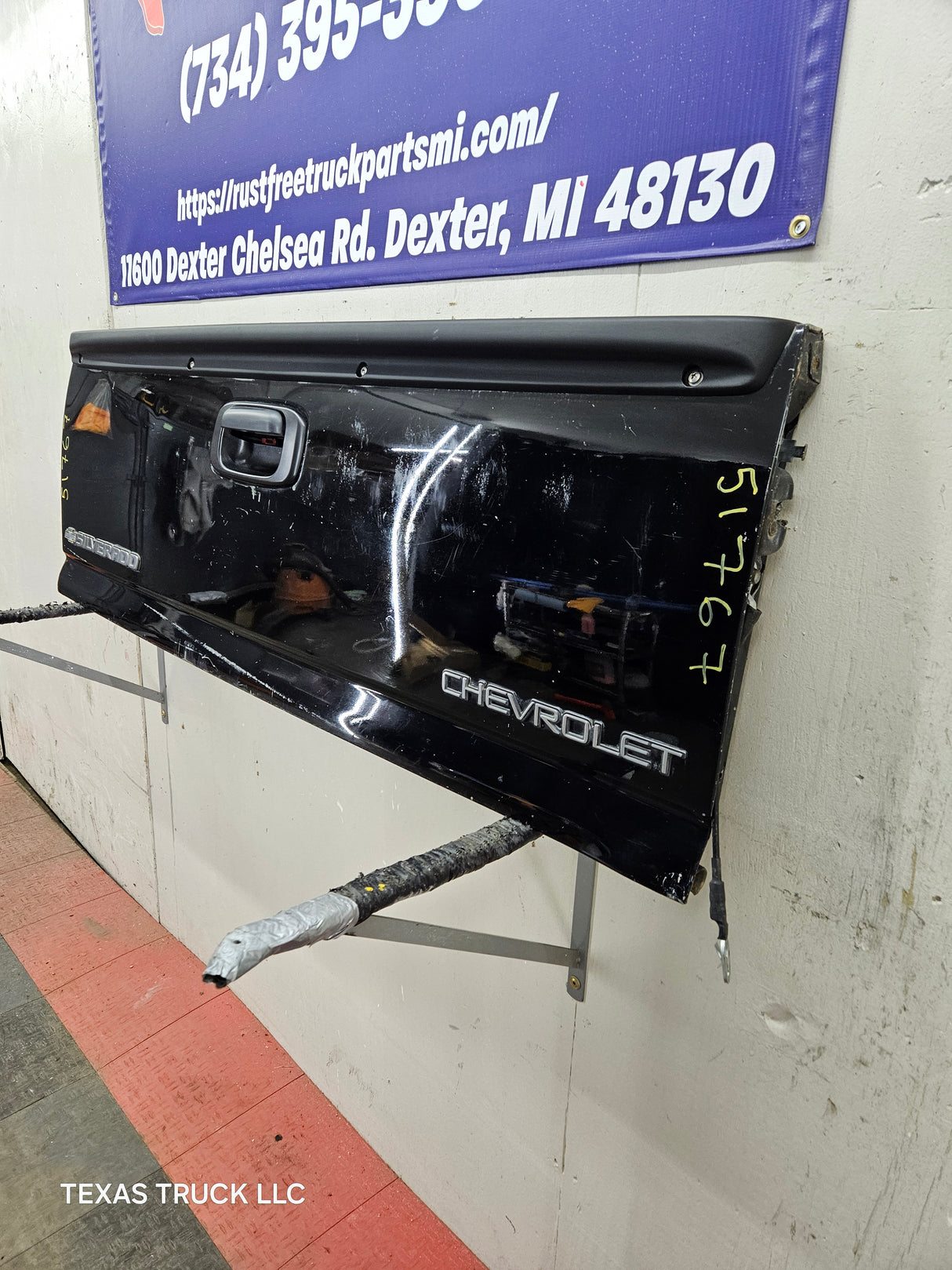 1999-2007 Chevrolet Silverado / GMC Sierra 1500 2500 3500 Tailgate