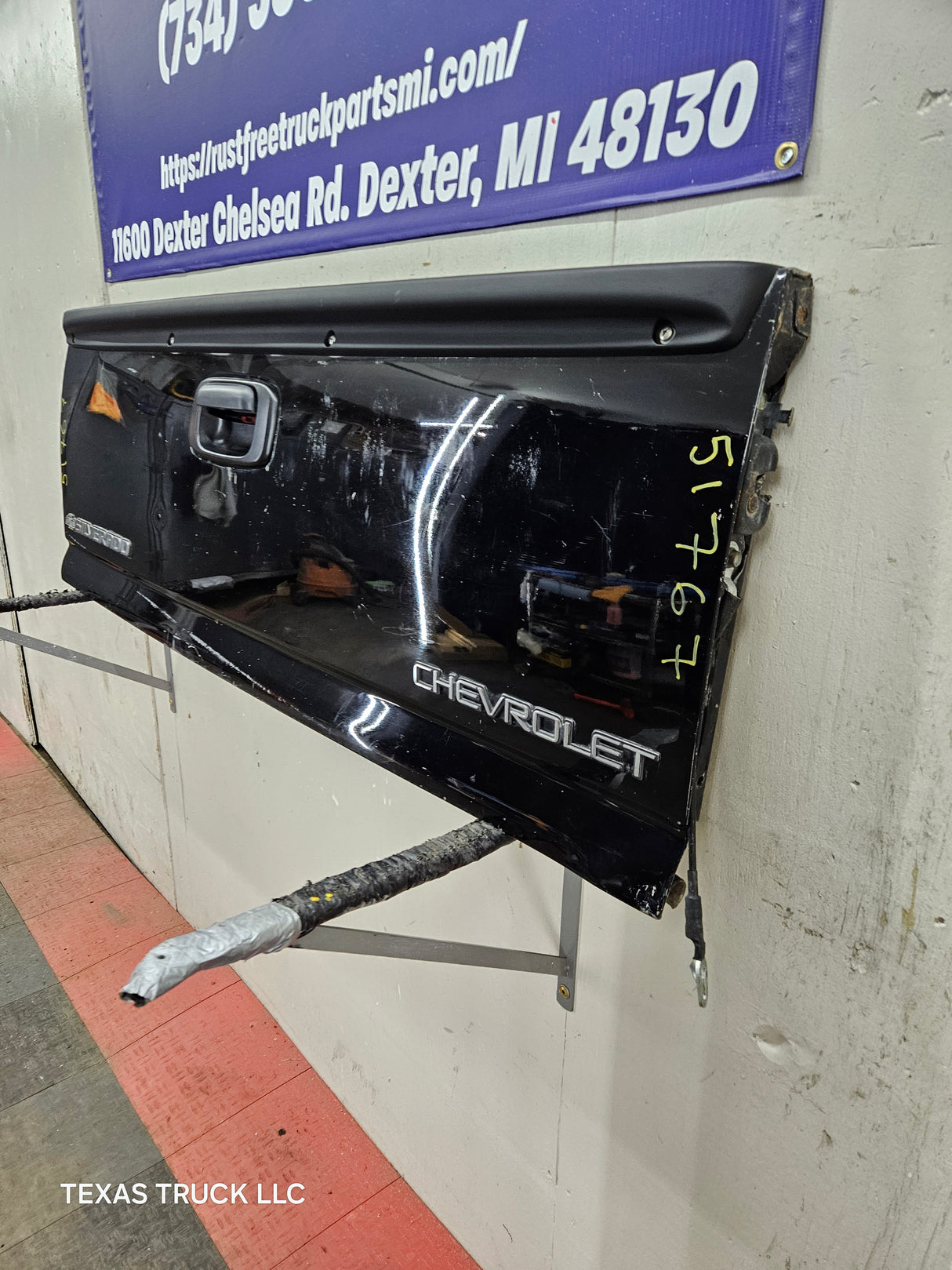 1999-2007 Chevrolet Silverado / GMC Sierra 1500 2500 3500 Tailgate