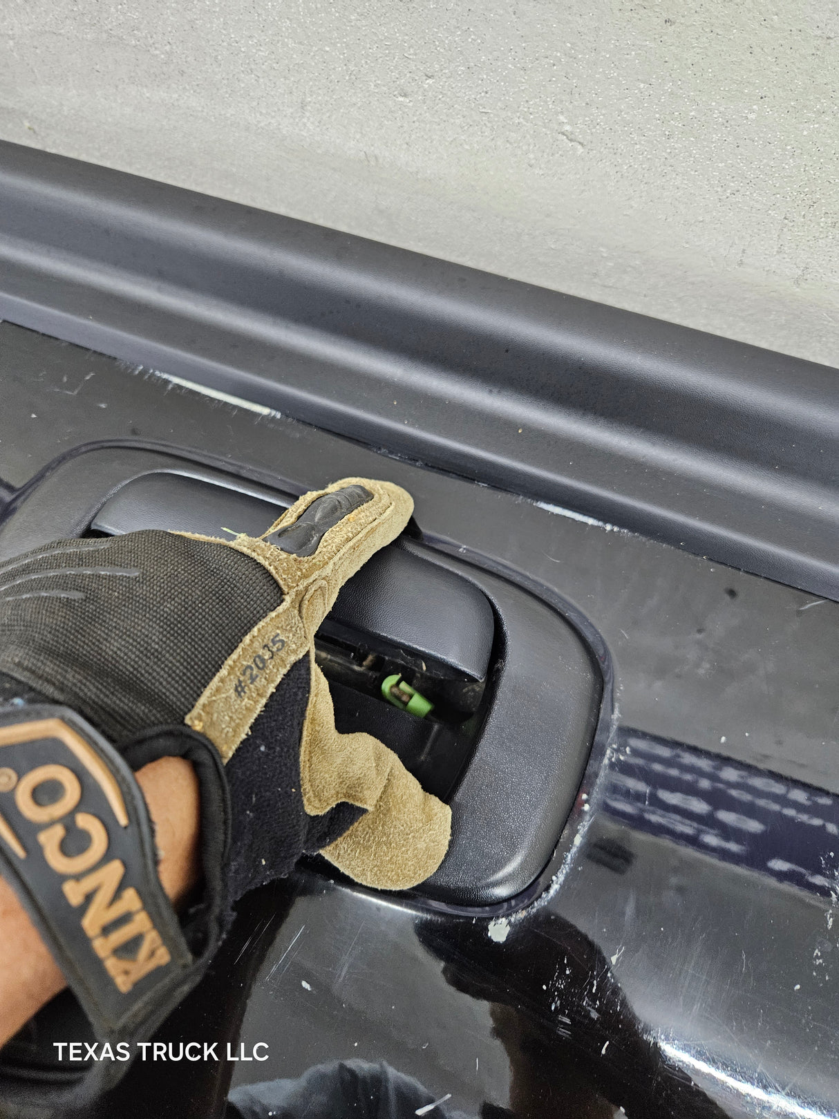 1999-2007 Chevrolet Silverado / GMC Sierra 1500 2500 3500 Tailgate