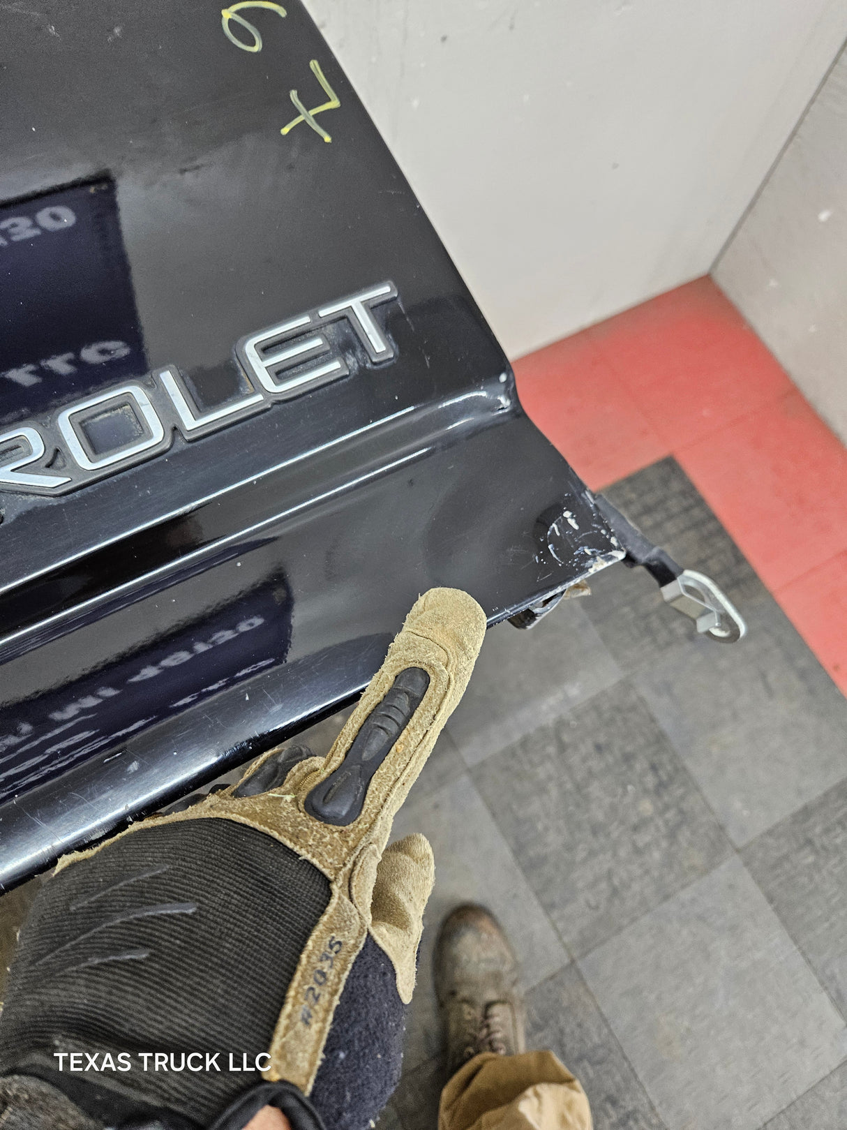 1999-2007 Chevrolet Silverado / GMC Sierra 1500 2500 3500 Tailgate