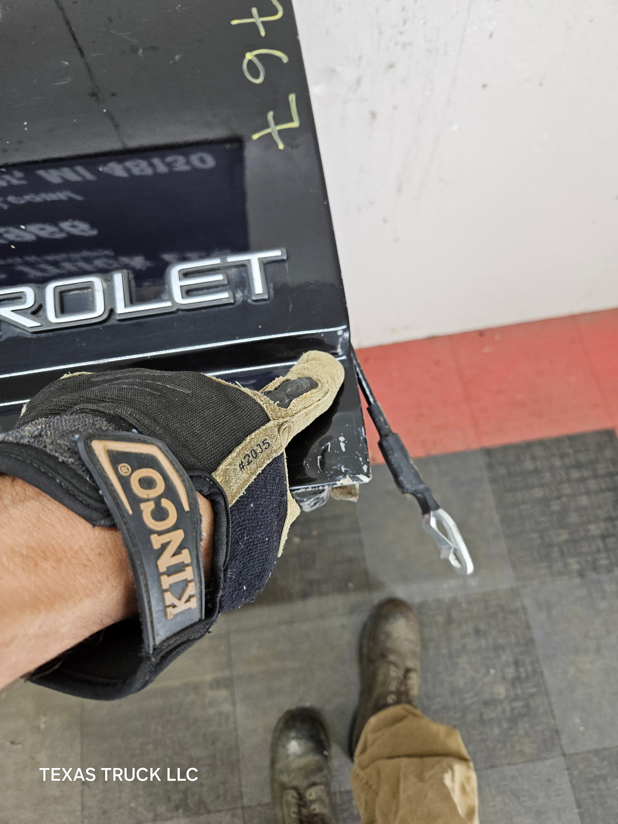 1999-2007 Chevrolet Silverado / GMC Sierra 1500 2500 3500 Tailgate