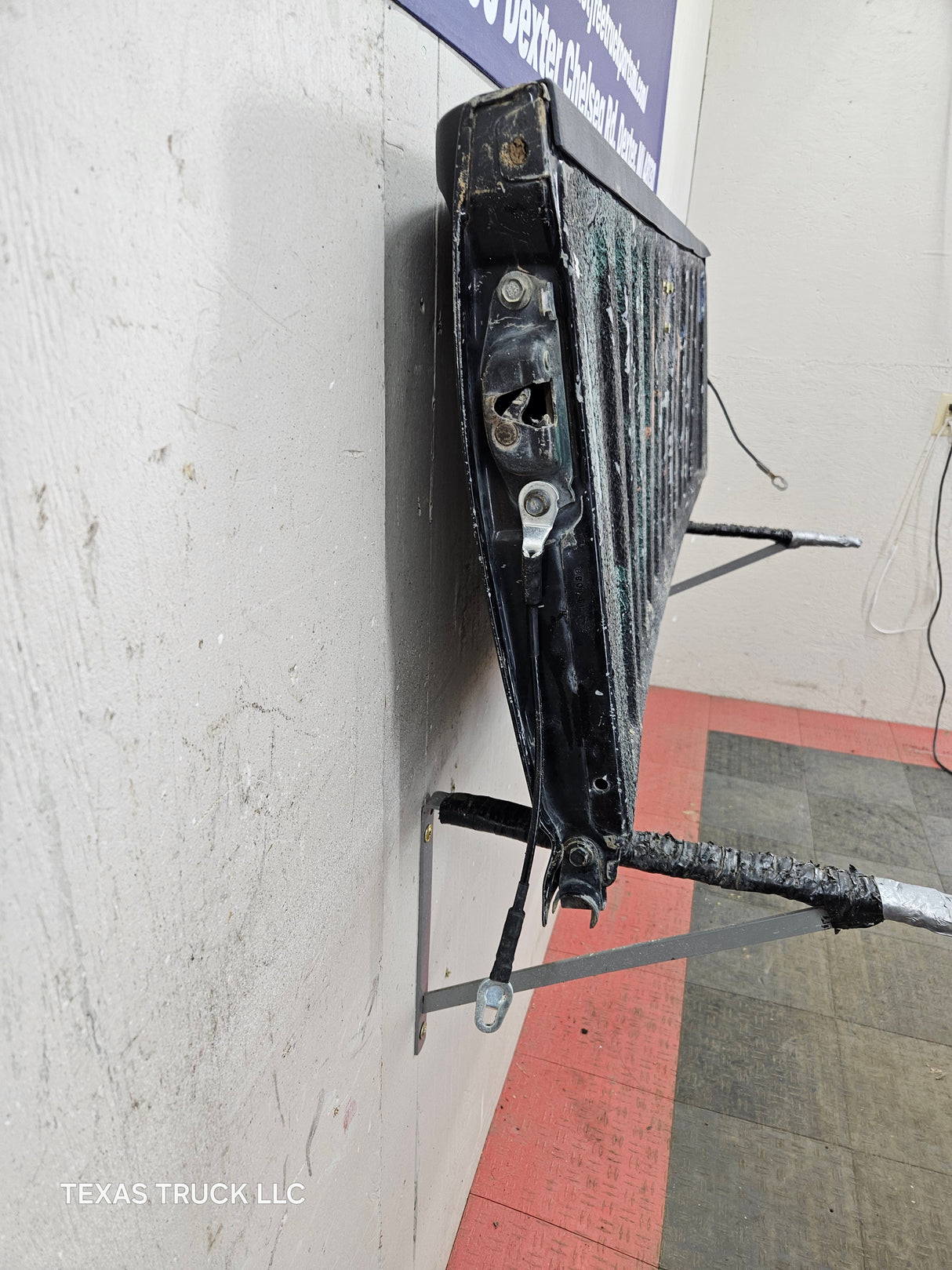 1999-2007 Chevrolet Silverado / GMC Sierra 1500 2500 3500 Tailgate