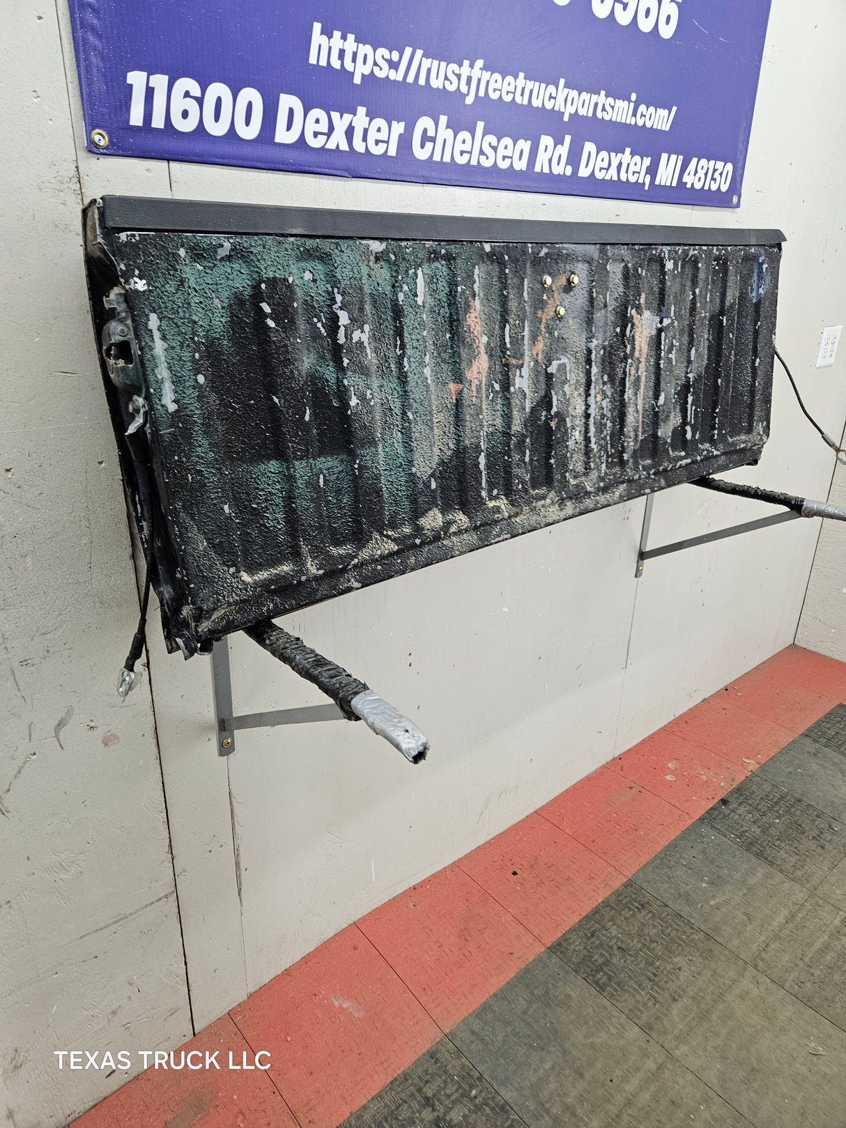 1999-2007 Chevrolet Silverado / GMC Sierra 1500 2500 3500 Tailgate